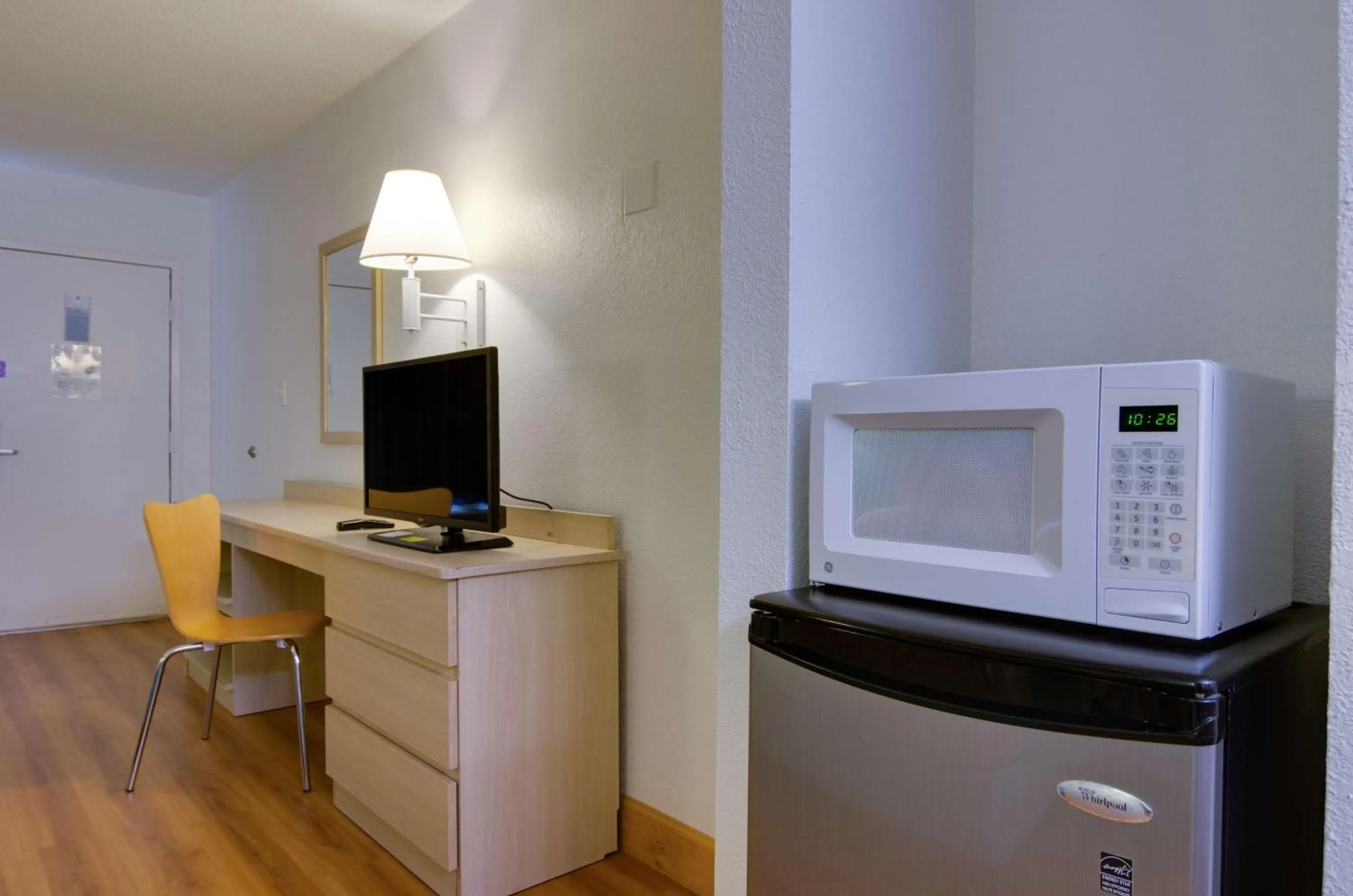 Photo of the whole room in Motel 6-Atlanta, GA