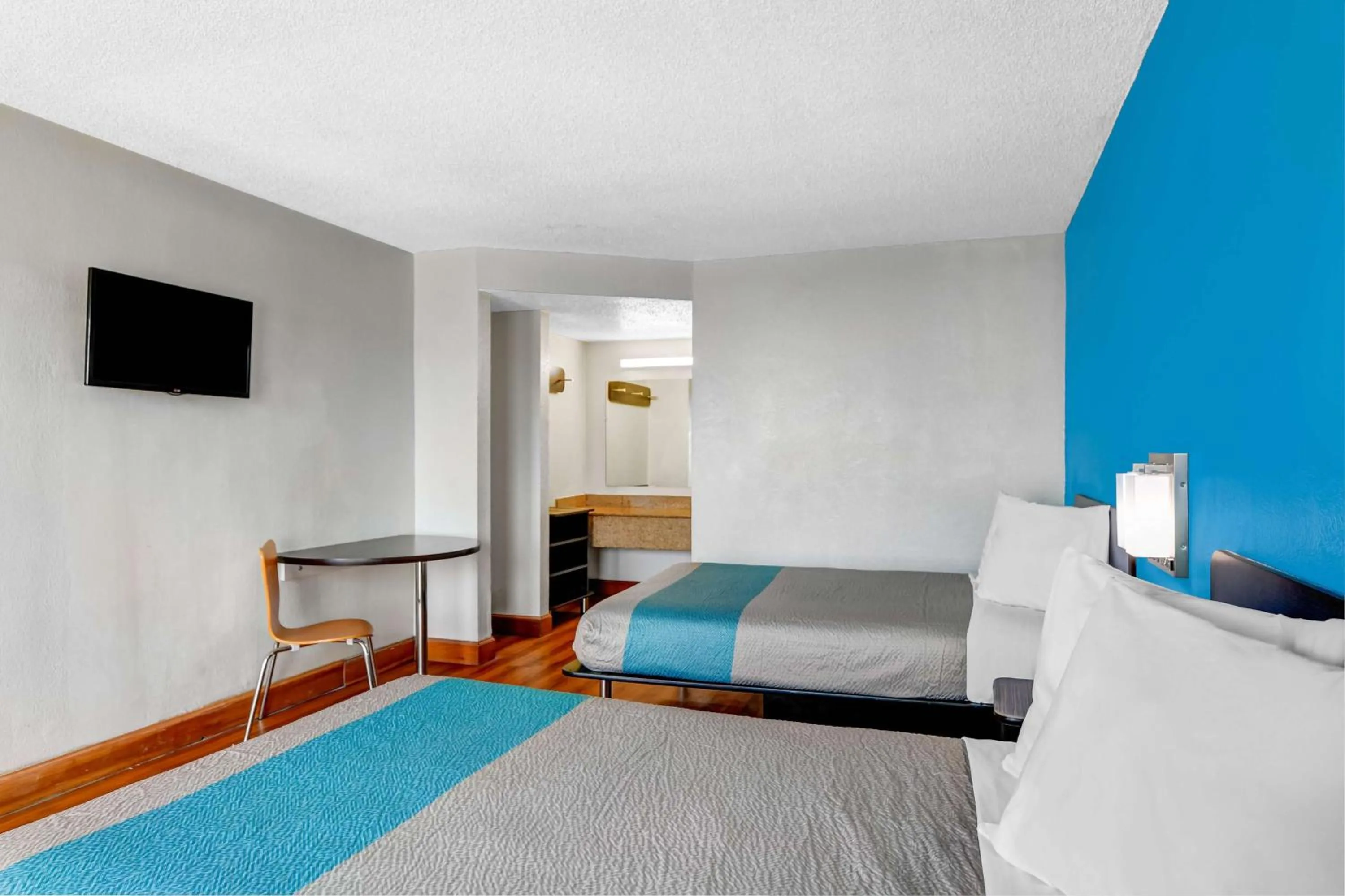 Photo of the whole room, Bed in Motel 6-Atlanta, GA