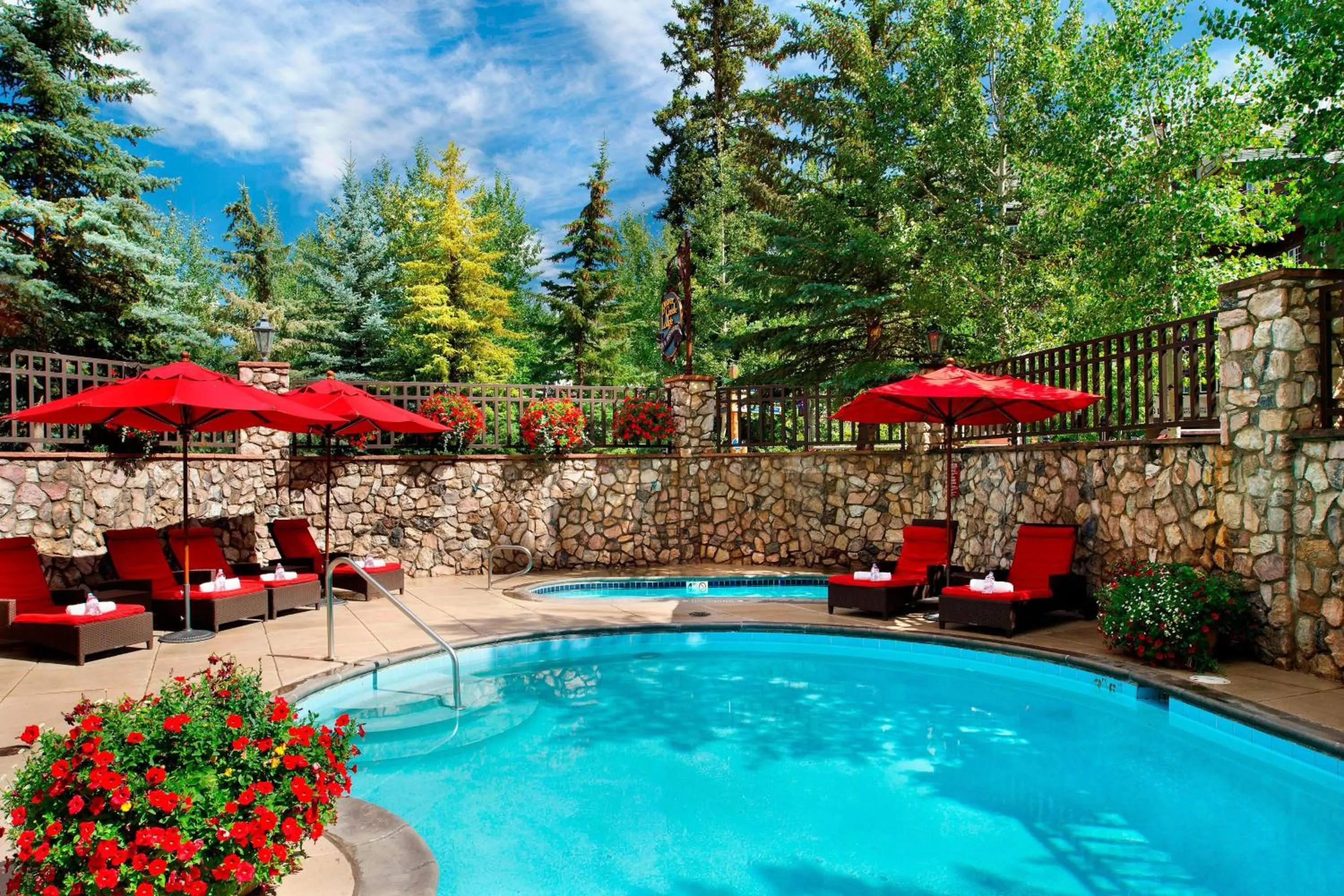 Swimming pool in Beaver Creek Lodge, Autograph Collection