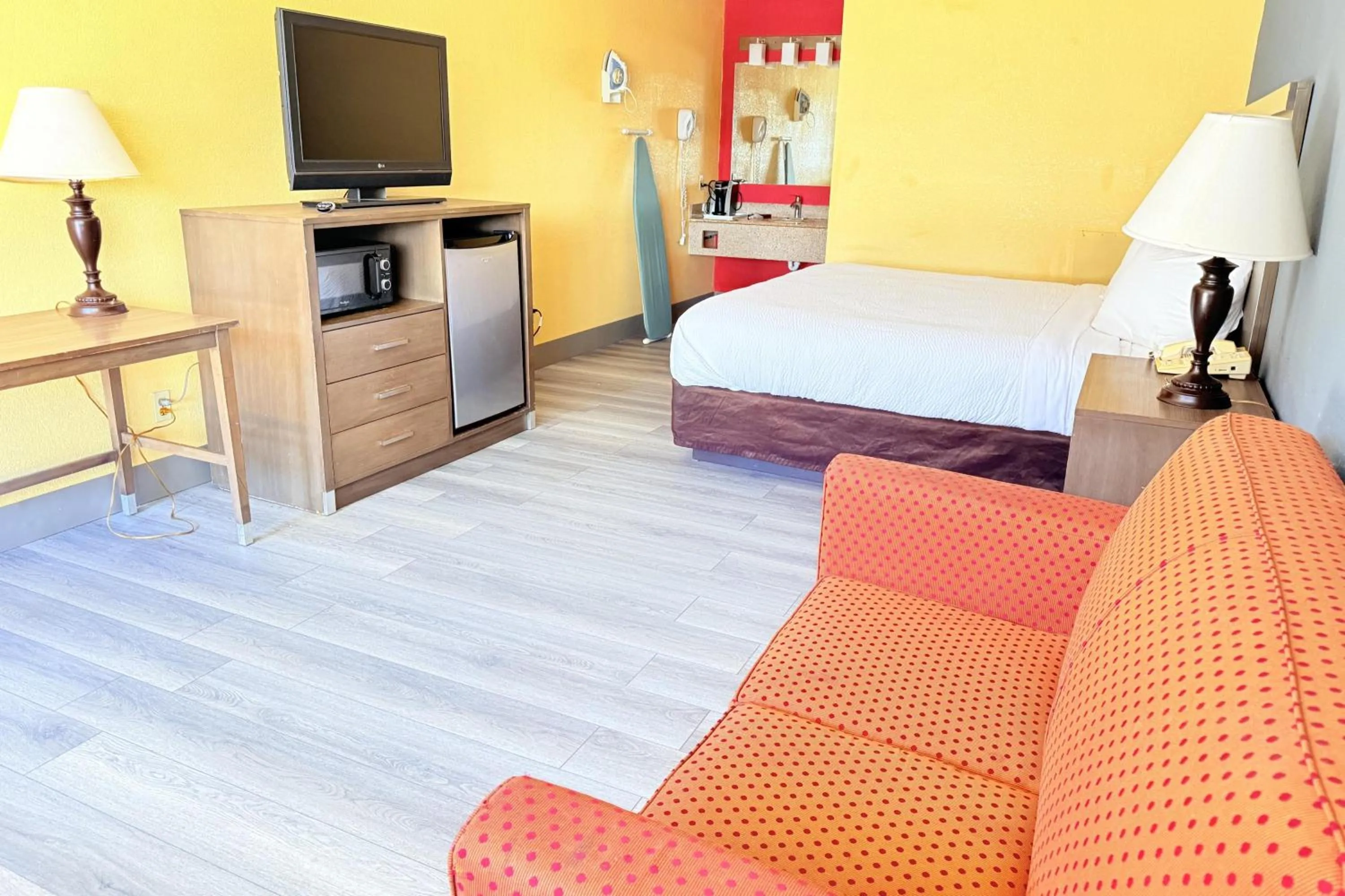 Bedroom, Bed in OYO Hotel Williamston