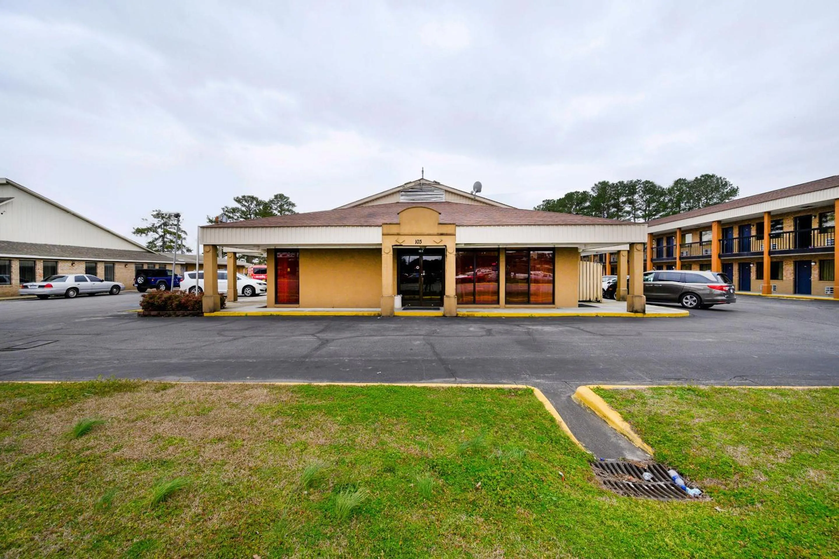 Facade/entrance in OYO Hotel Williamston