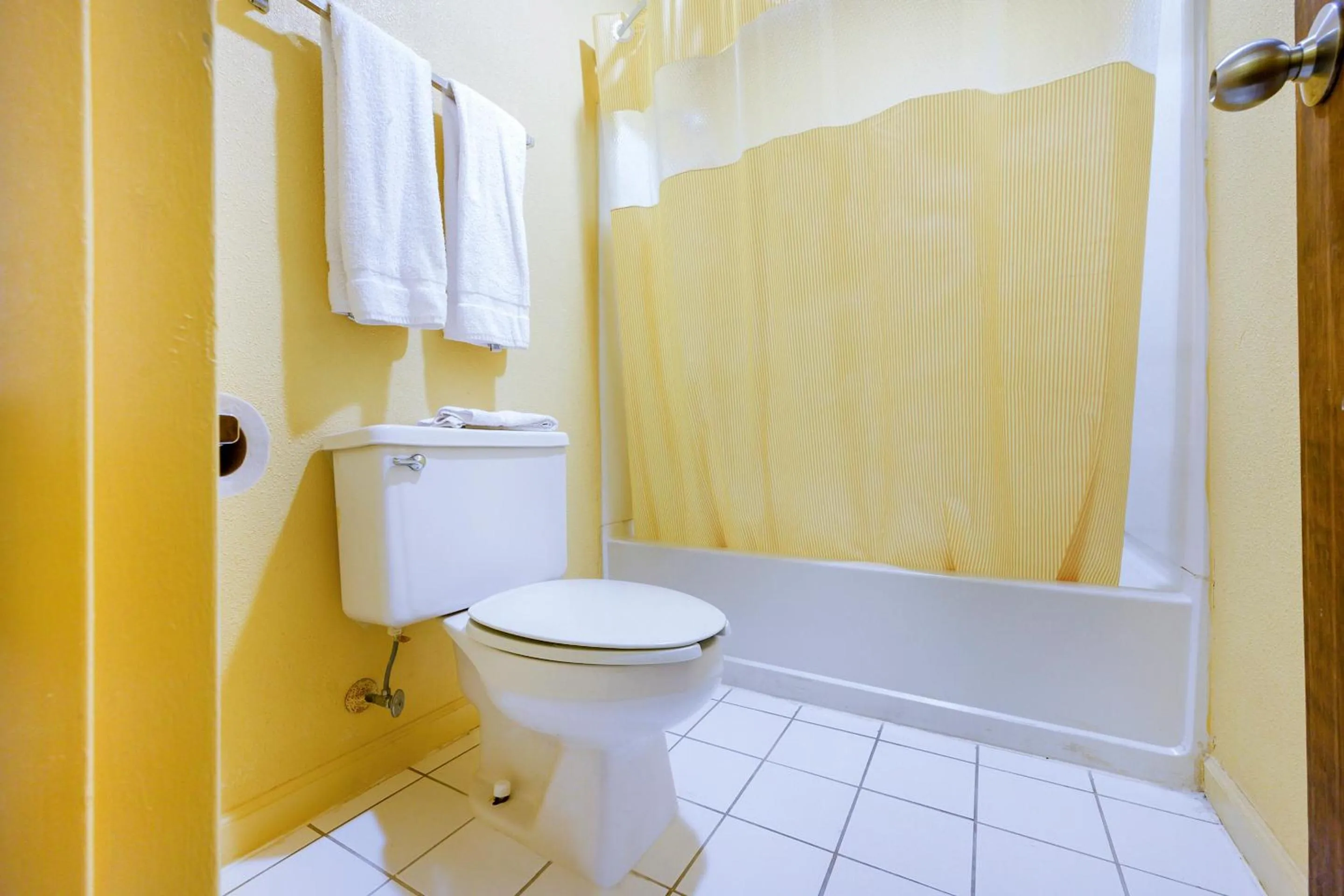 Bathroom in OYO Hotel Williamston