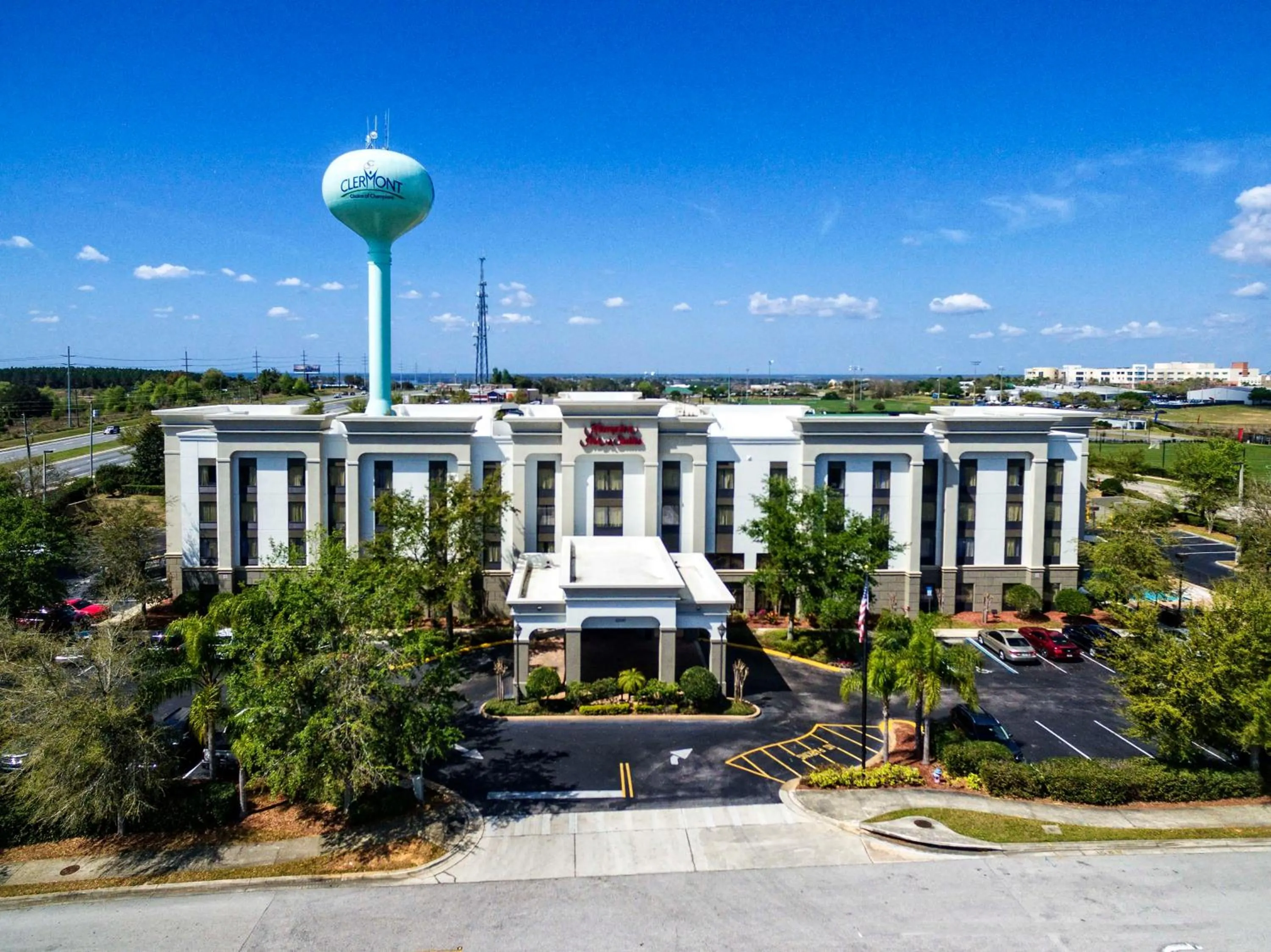 Property building in Hampton Inn & Suites Clermont