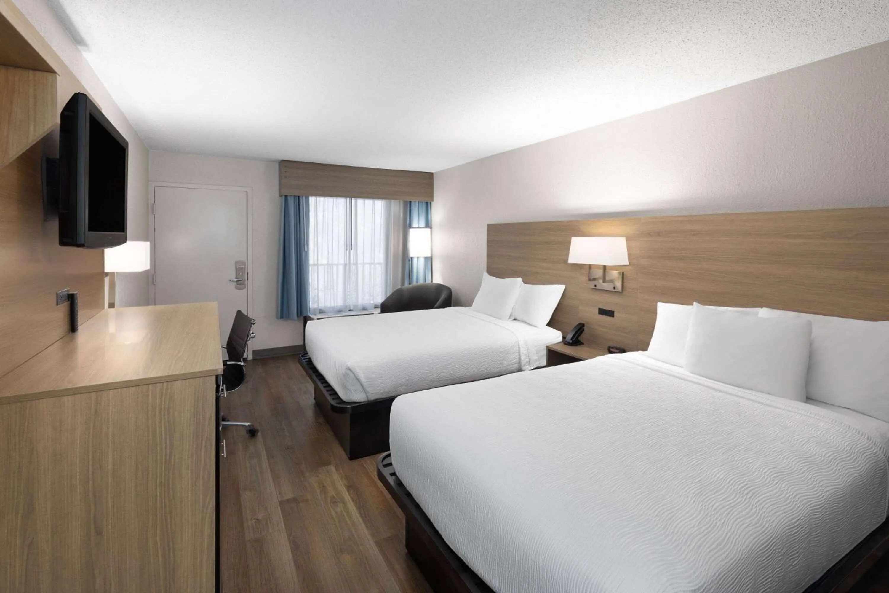 Photo of the whole room, Bed in Baymont by Wyndham Nashville Airport