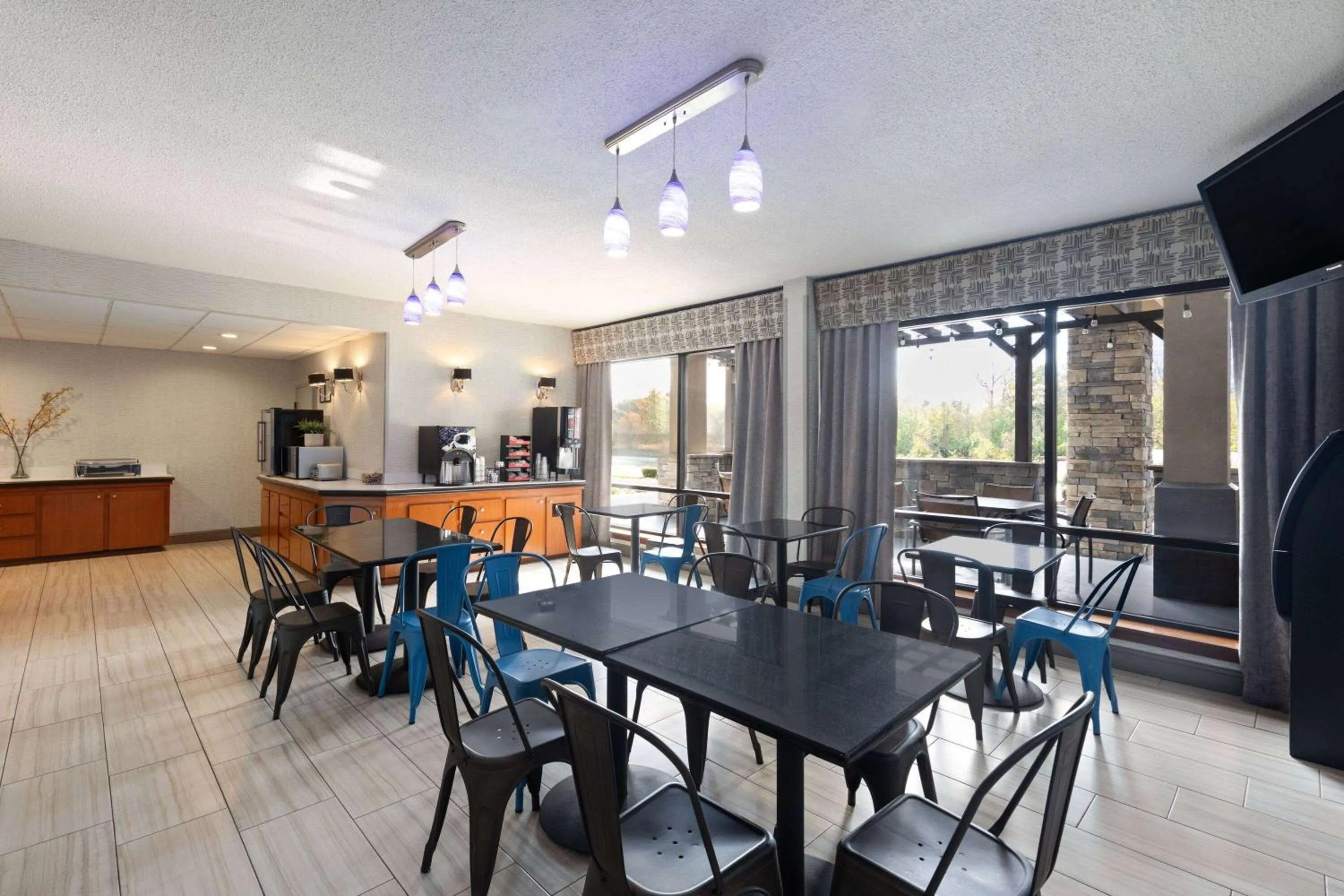 Lobby or reception in Baymont by Wyndham Nashville Airport