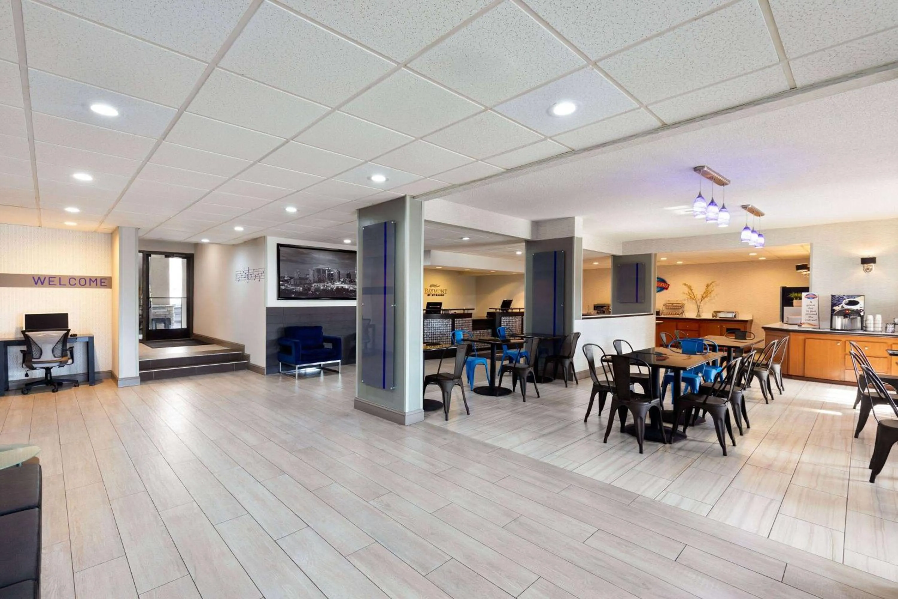 Lobby or reception in Baymont by Wyndham Nashville Airport