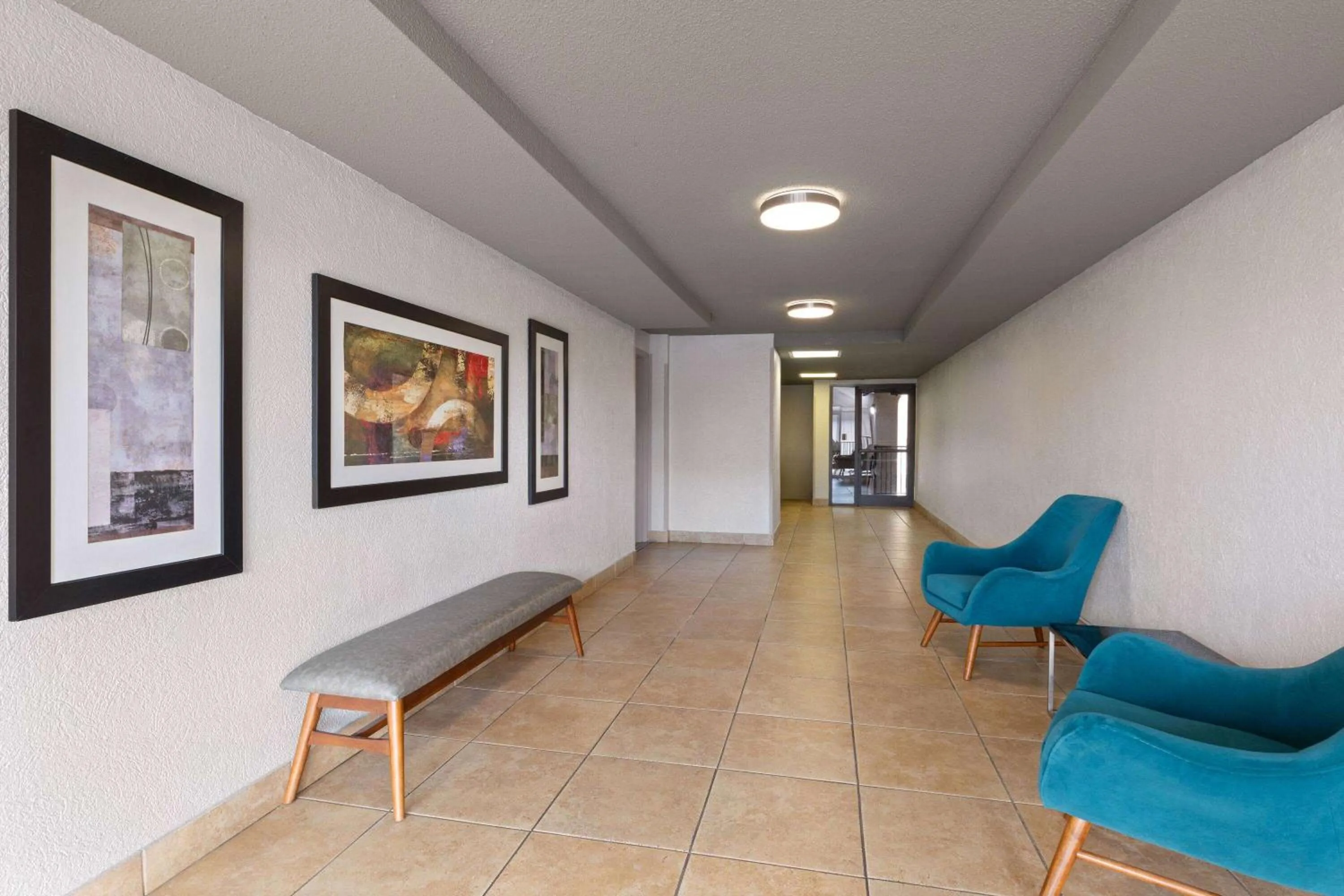 Lobby or reception in Baymont by Wyndham Nashville Airport