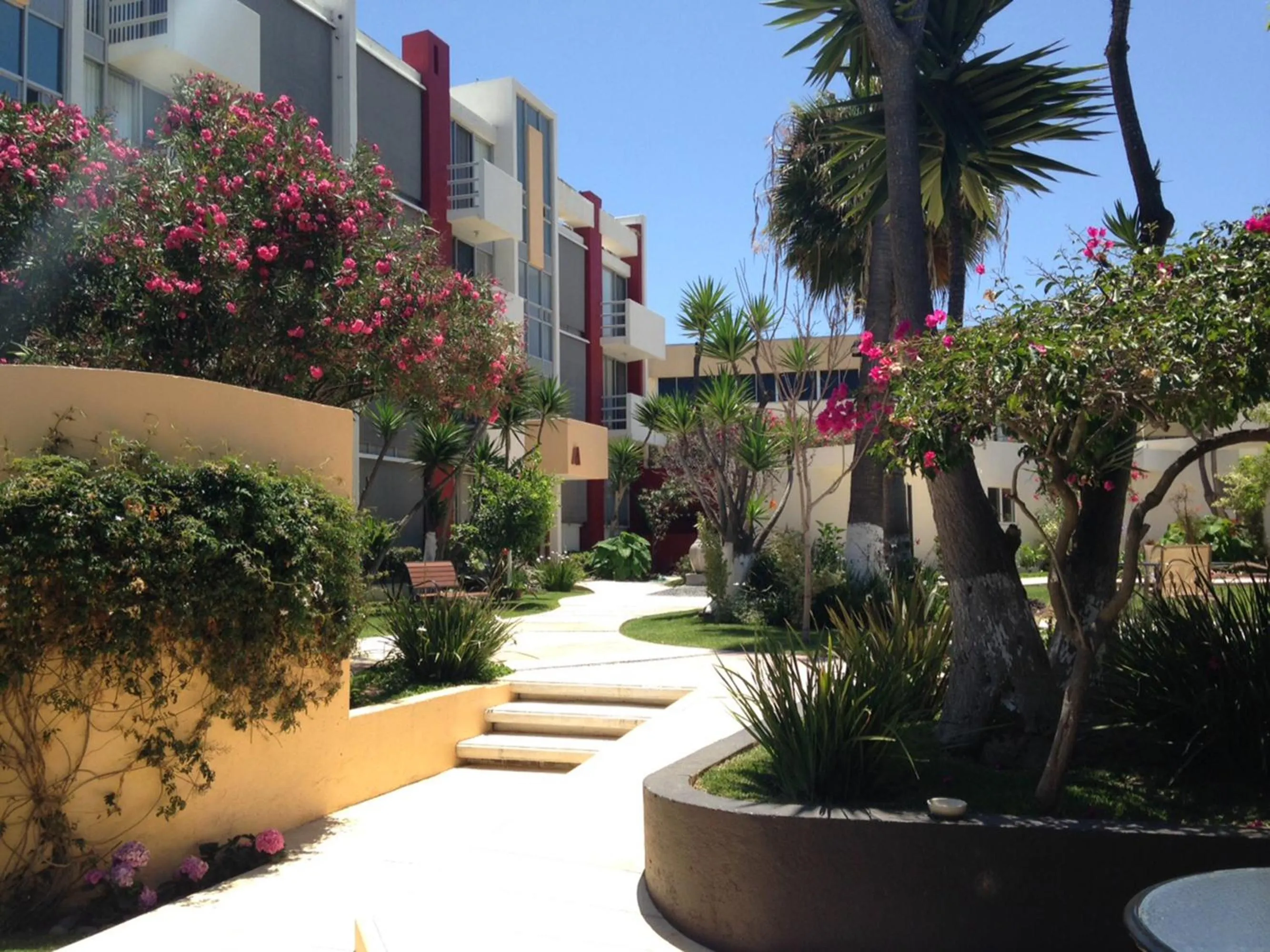 Property building in Dali Suites -Accommodations in Playas de Tijuana
