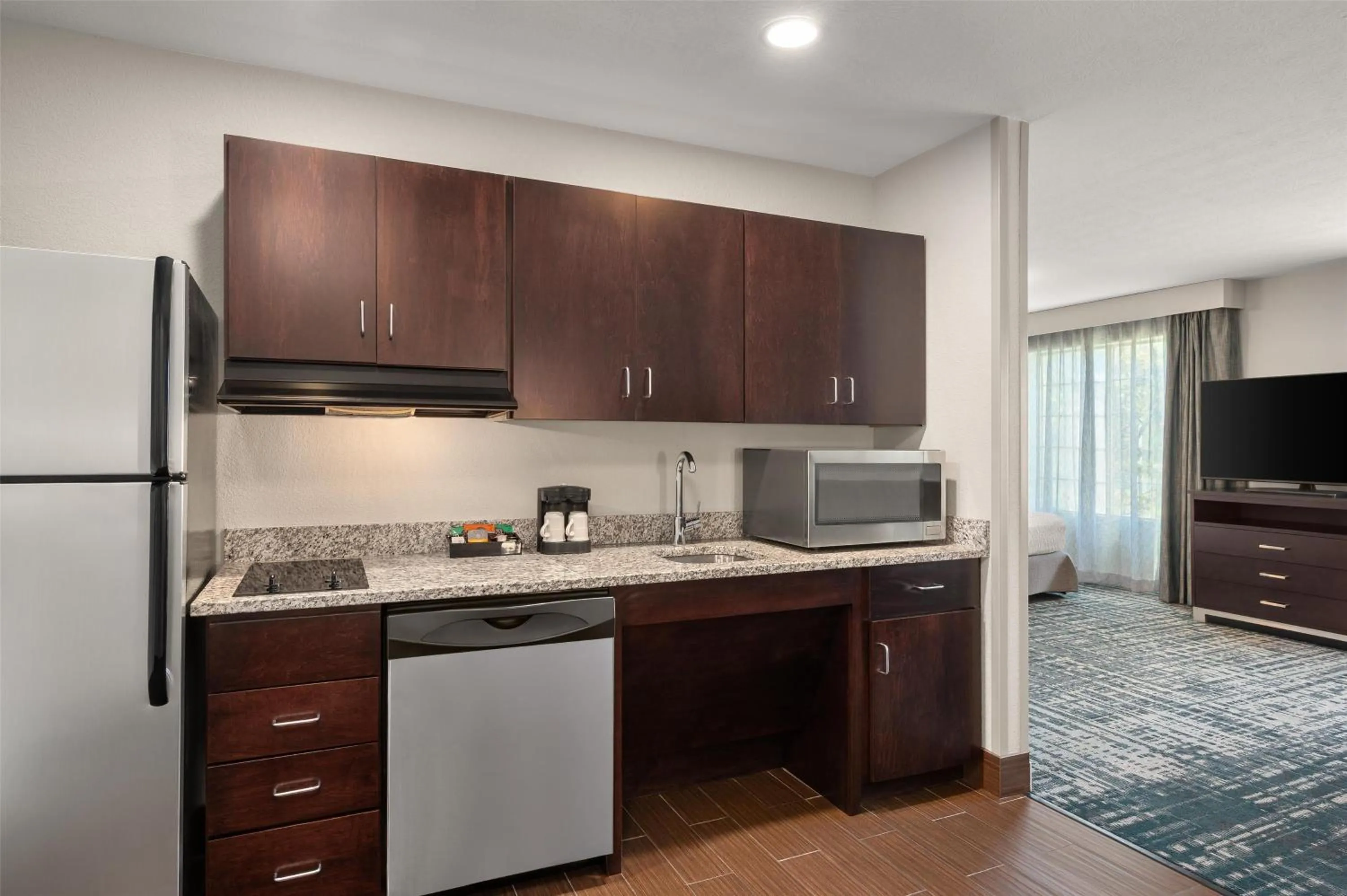 Kitchen or kitchenette in Homewood Suites by Hilton Columbus/Polaris