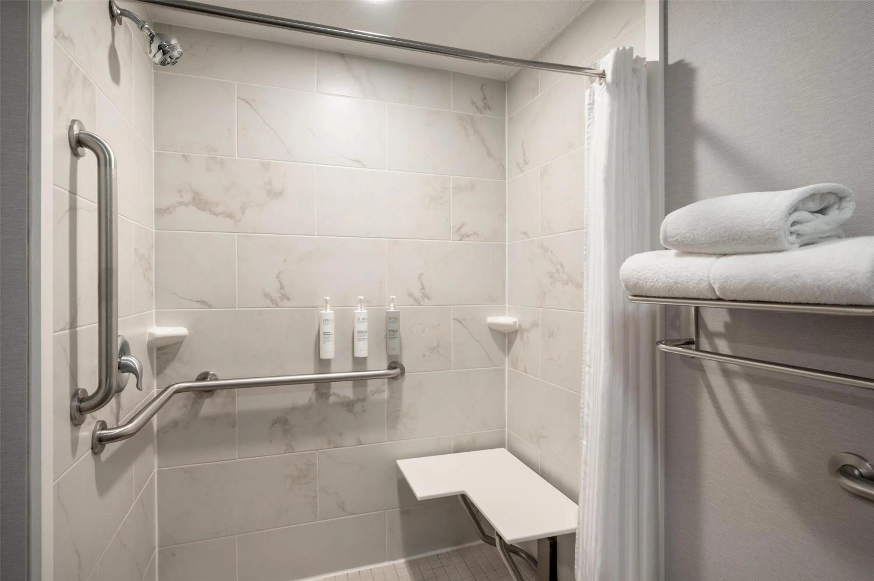 Bathroom in Homewood Suites by Hilton Columbus/Polaris