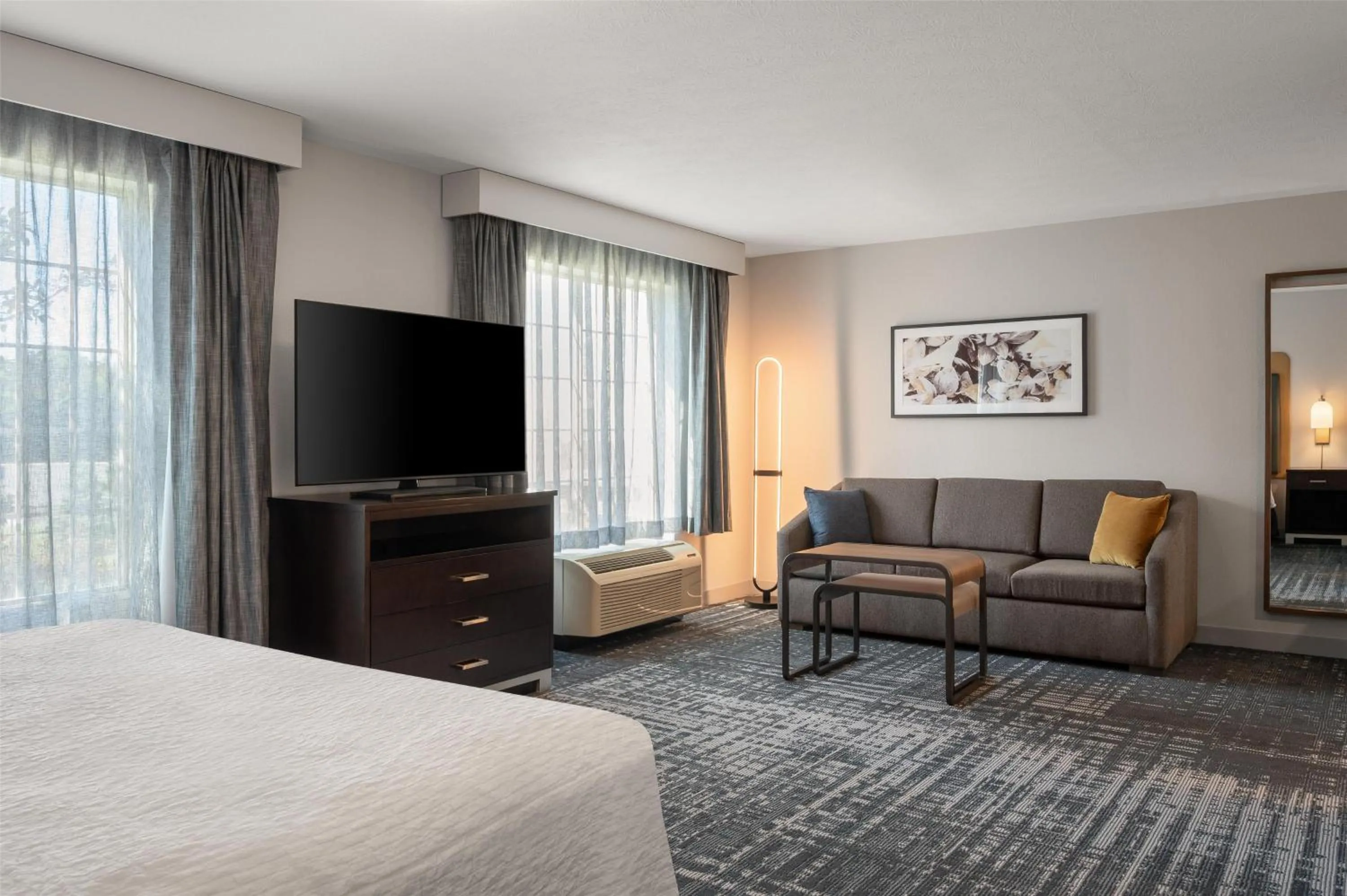 Living room, Bed in Homewood Suites by Hilton Columbus/Polaris