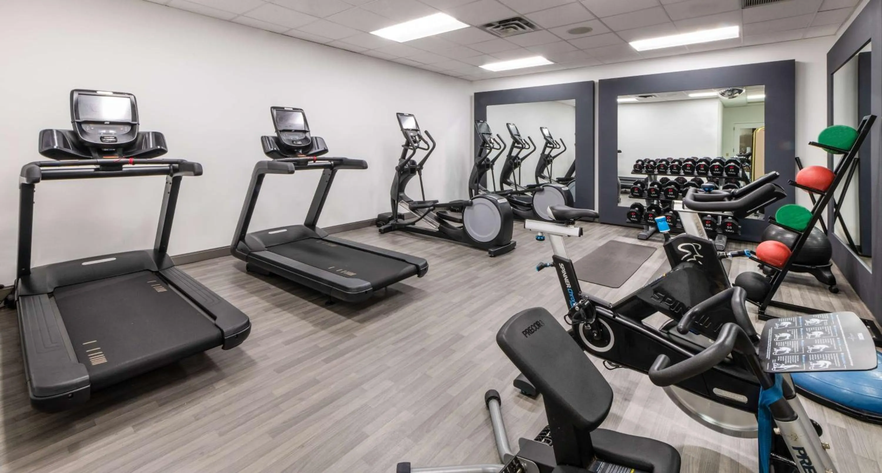 Fitness centre/facilities in DoubleTree by Hilton Newark Penn Station, NJ