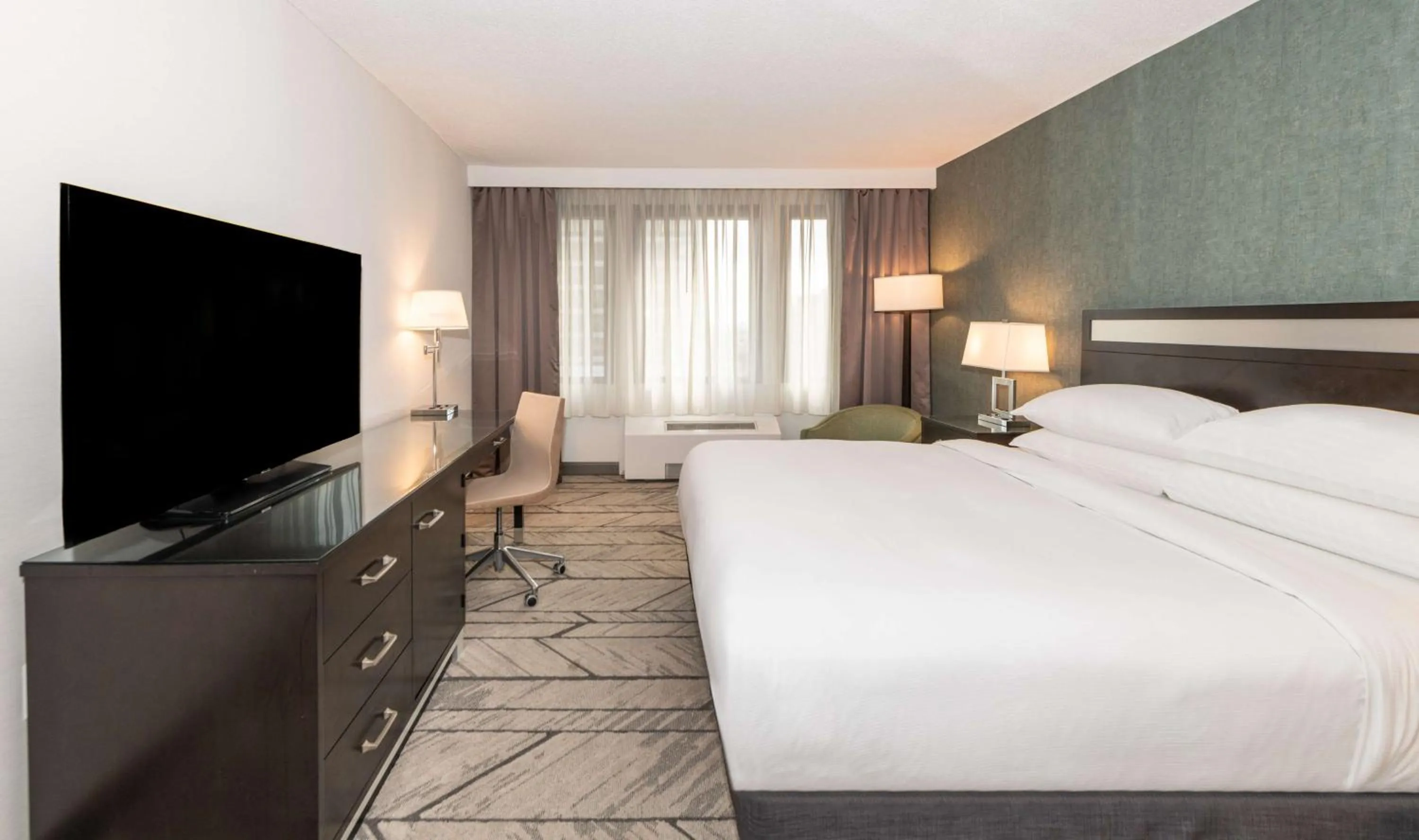 Bedroom, Bed in DoubleTree by Hilton Newark Penn Station, NJ