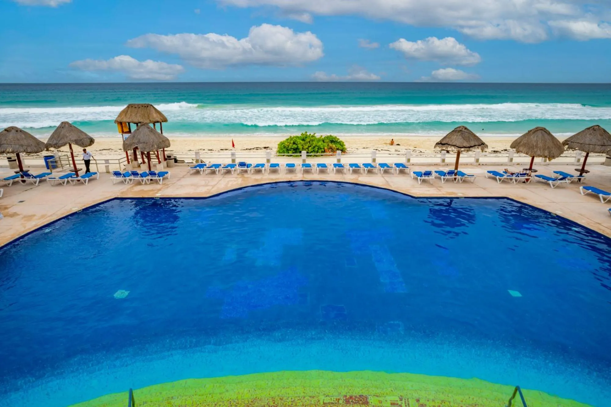 Swimming pool in Cancun Ocean view