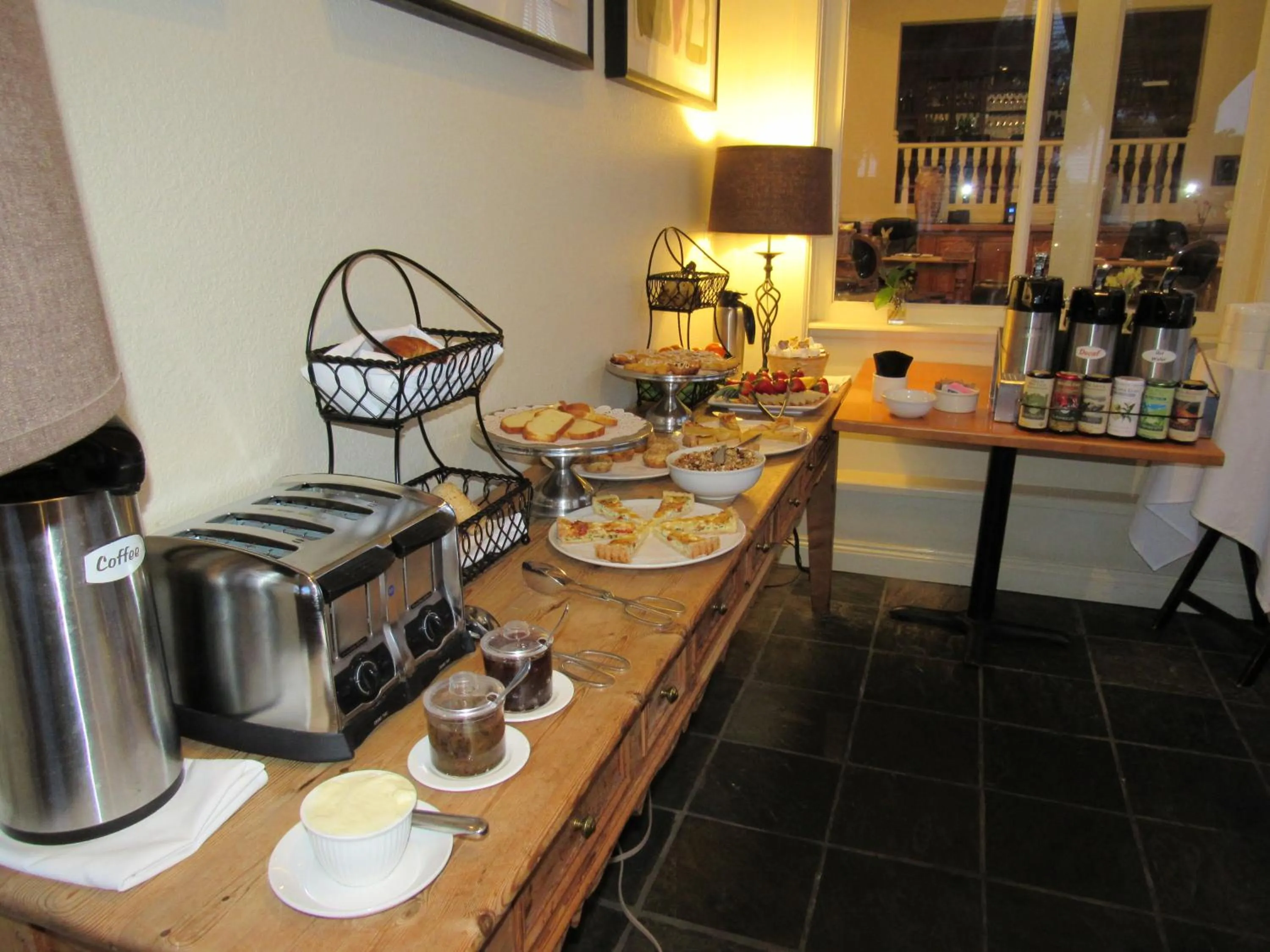 Breakfast in Carter House Inns