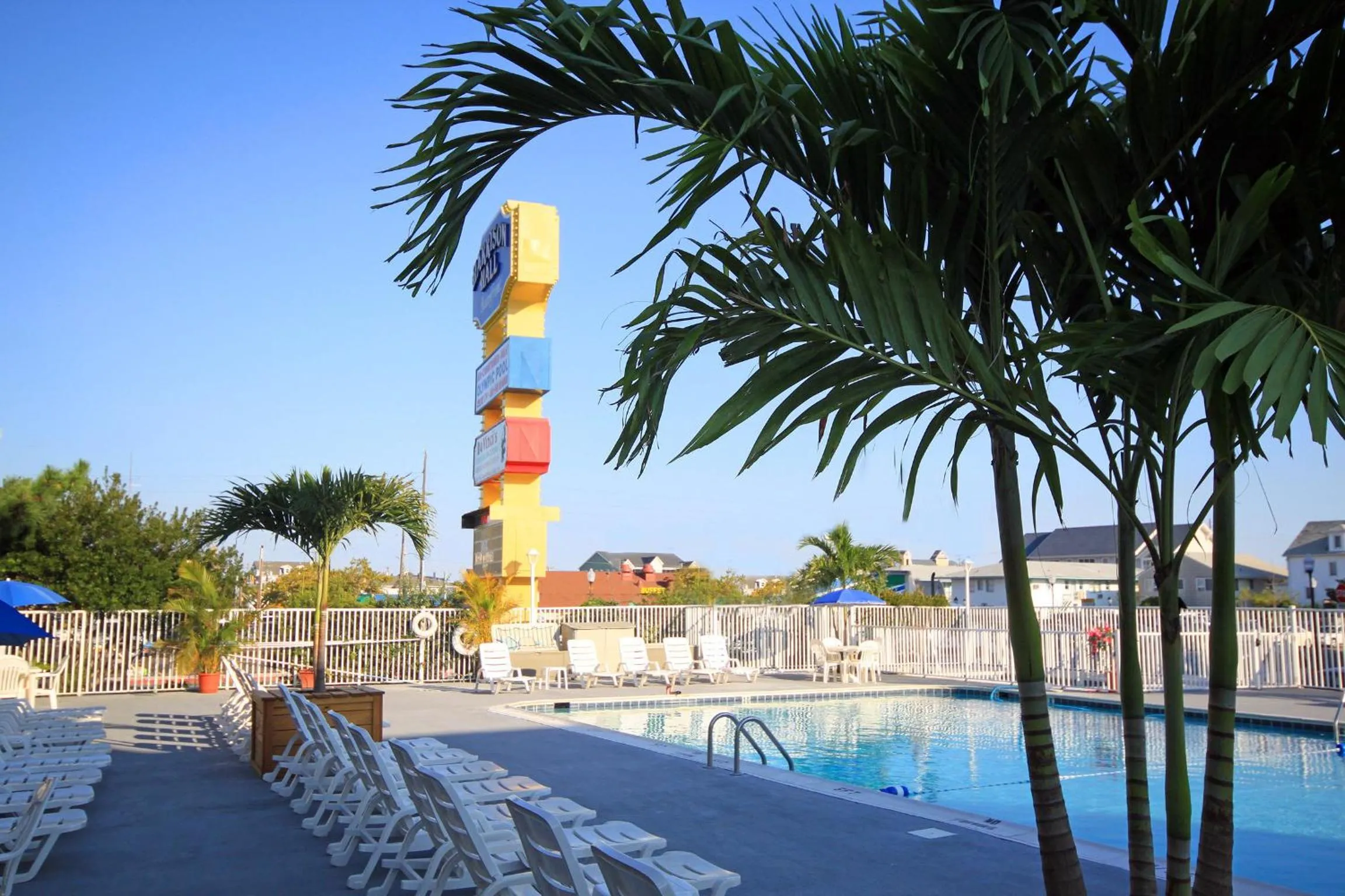 Swimming pool in Harrison Hall Hotel