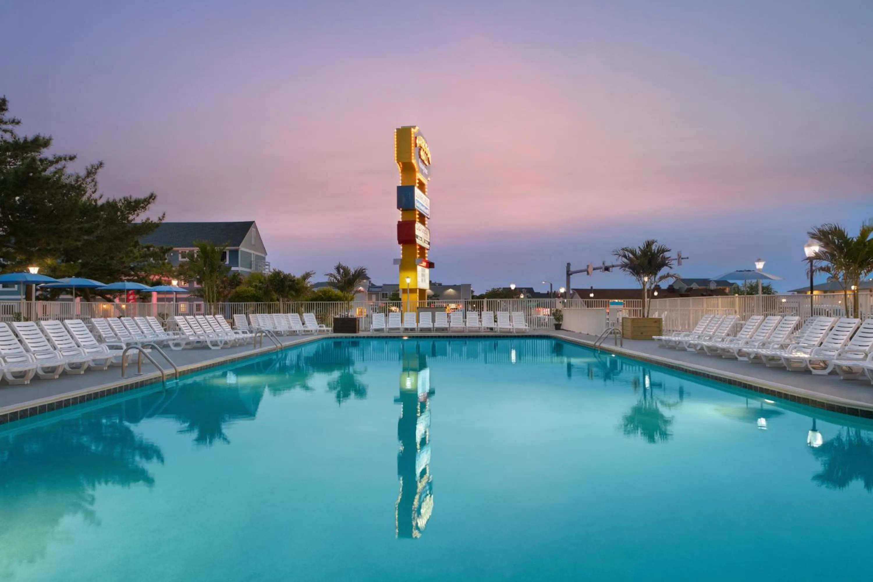 Swimming pool in Harrison Hall Hotel