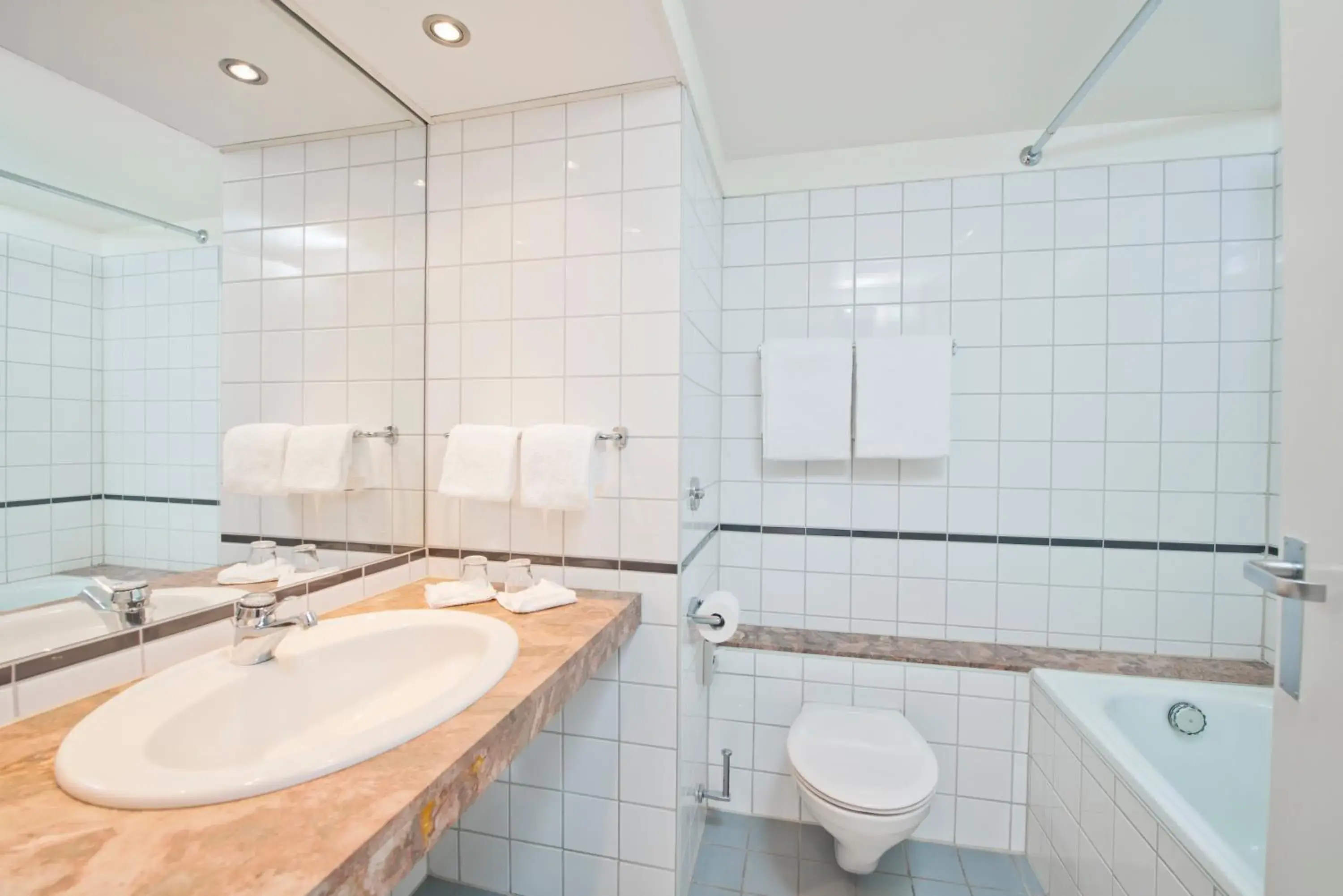 Standard Twin Room in Thon Hotel Oslofjord Standard Twin Room in Thon Hotel Oslofjord