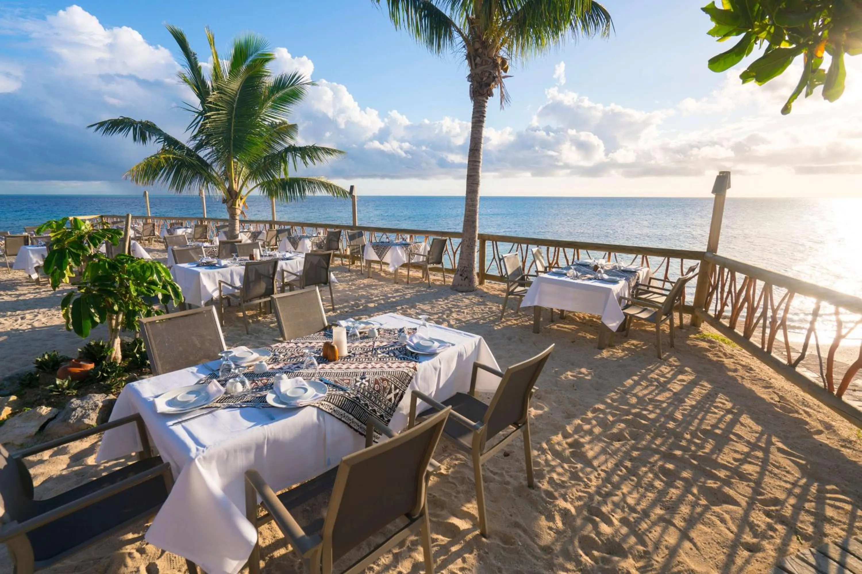 Restaurant/places to eat in Castaway Island, Fiji