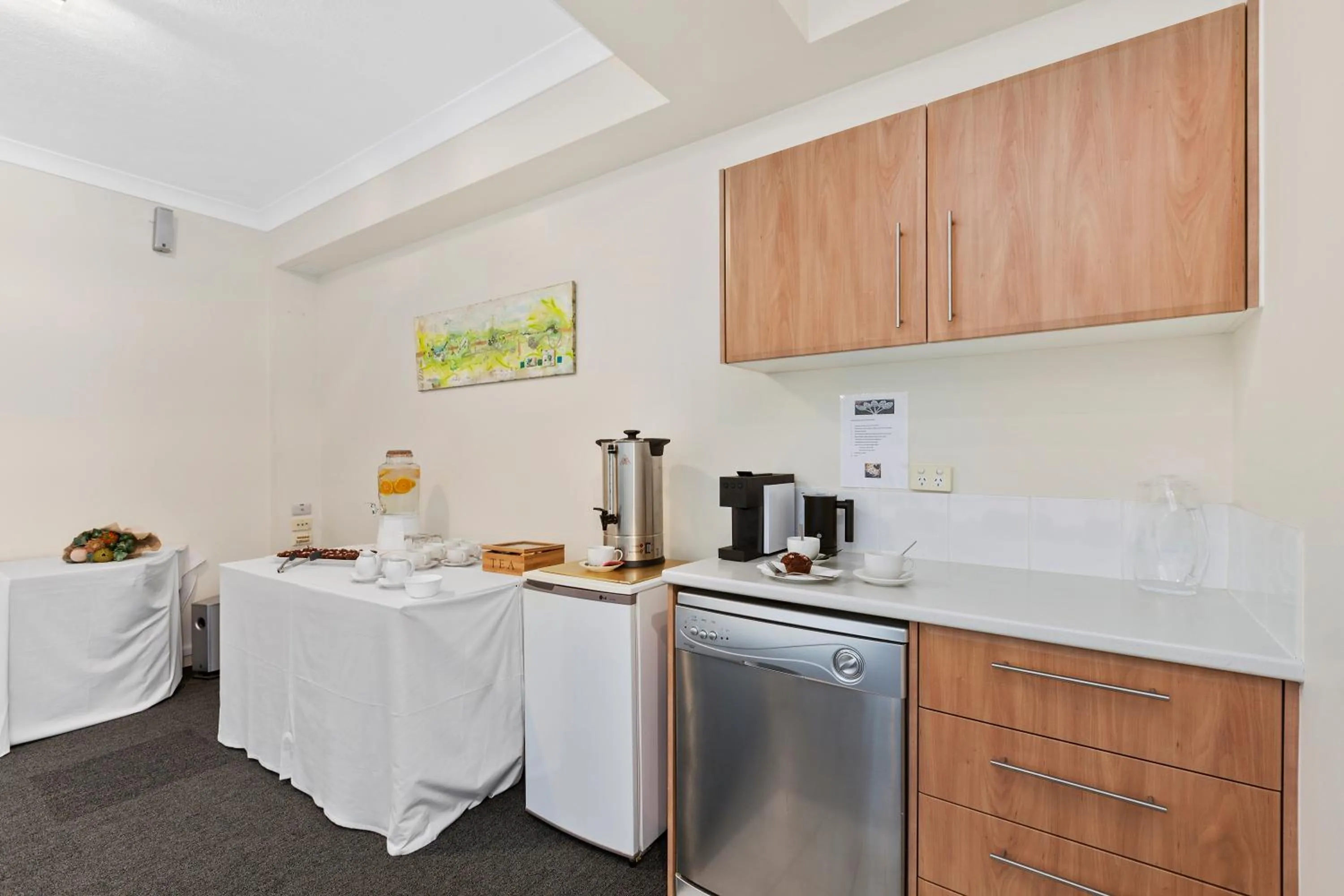 Business facilities in La Vida on Anzac