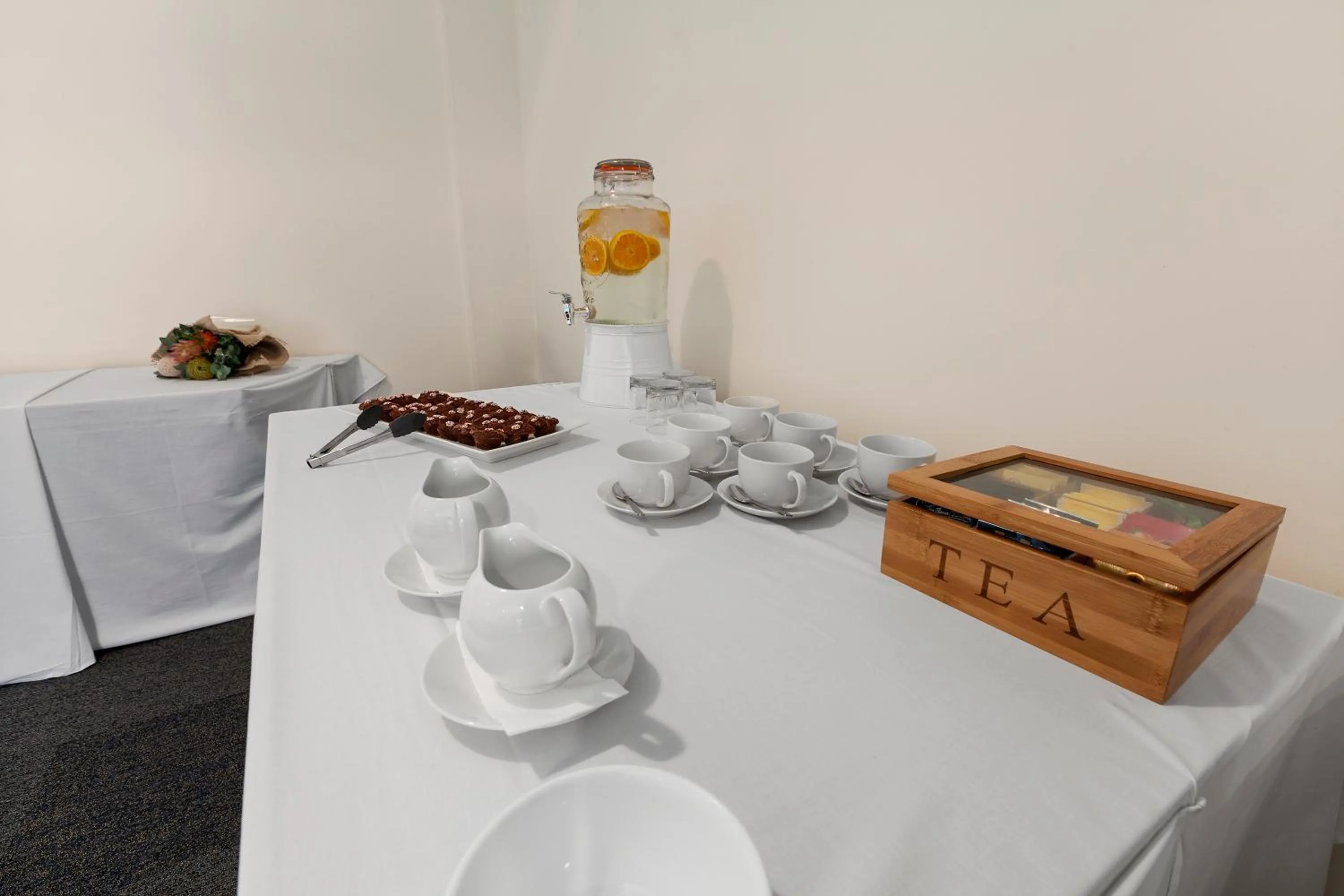 Business facilities in La Vida on Anzac