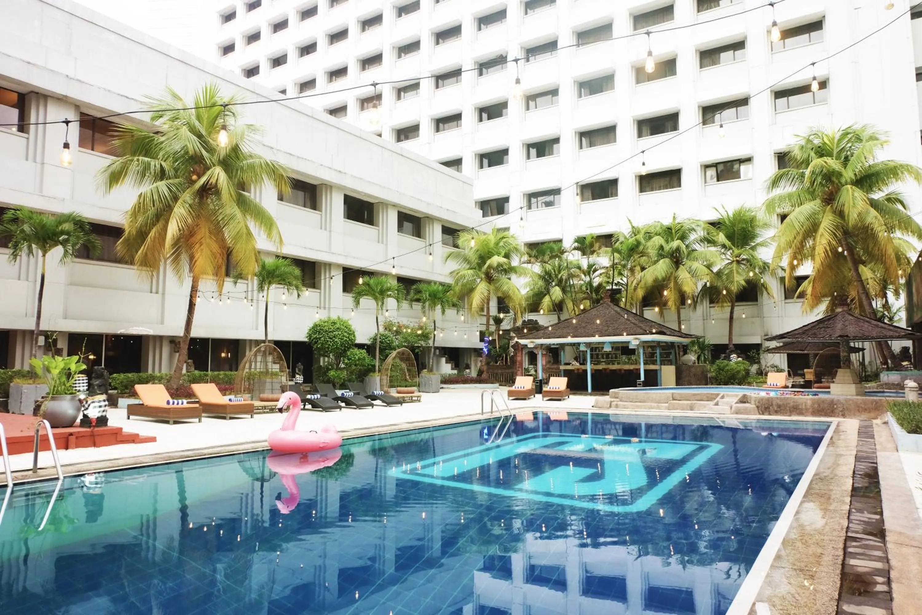 Swimming pool in Grand Sahid Jaya