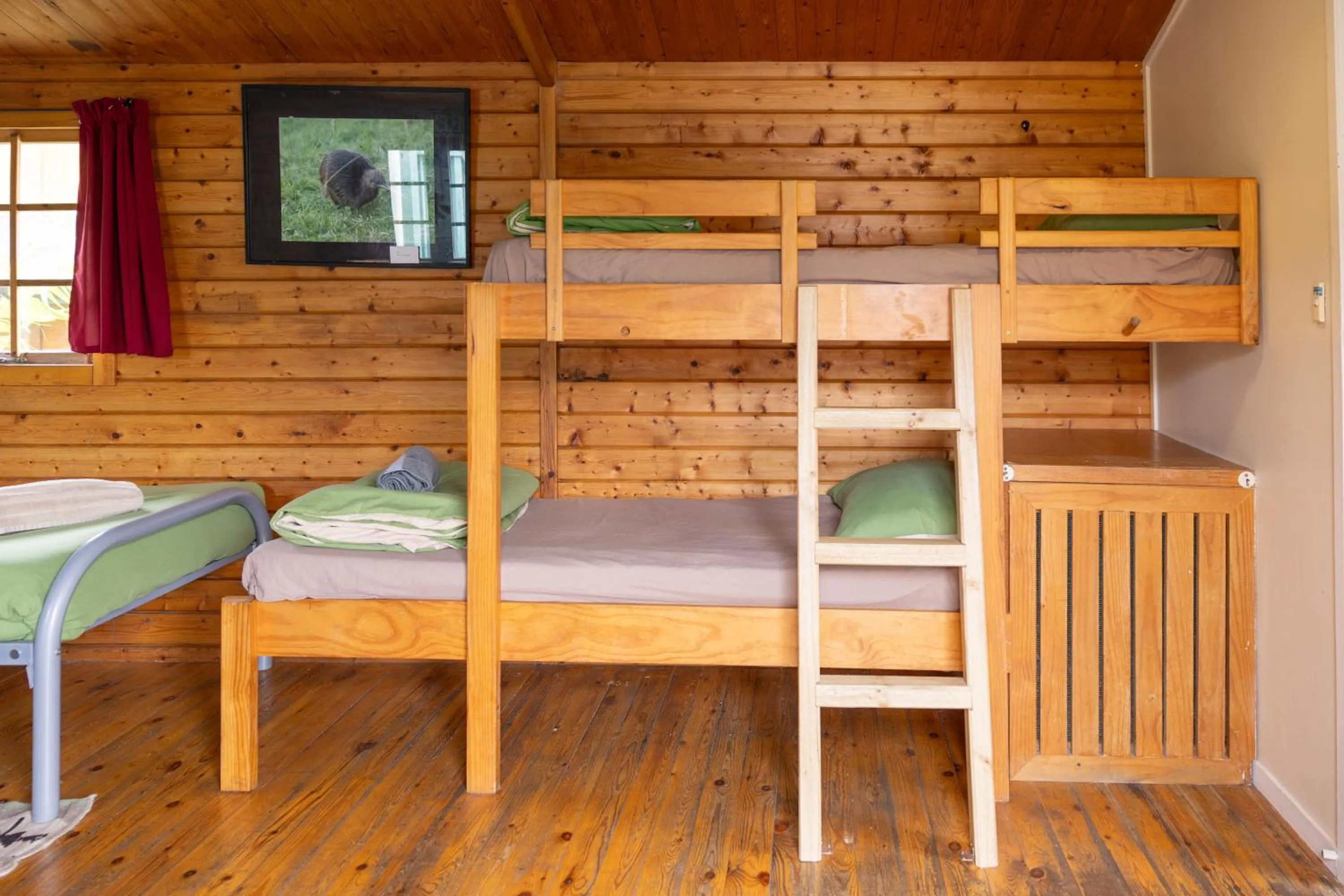 Bed in Bay of Islands Lodge