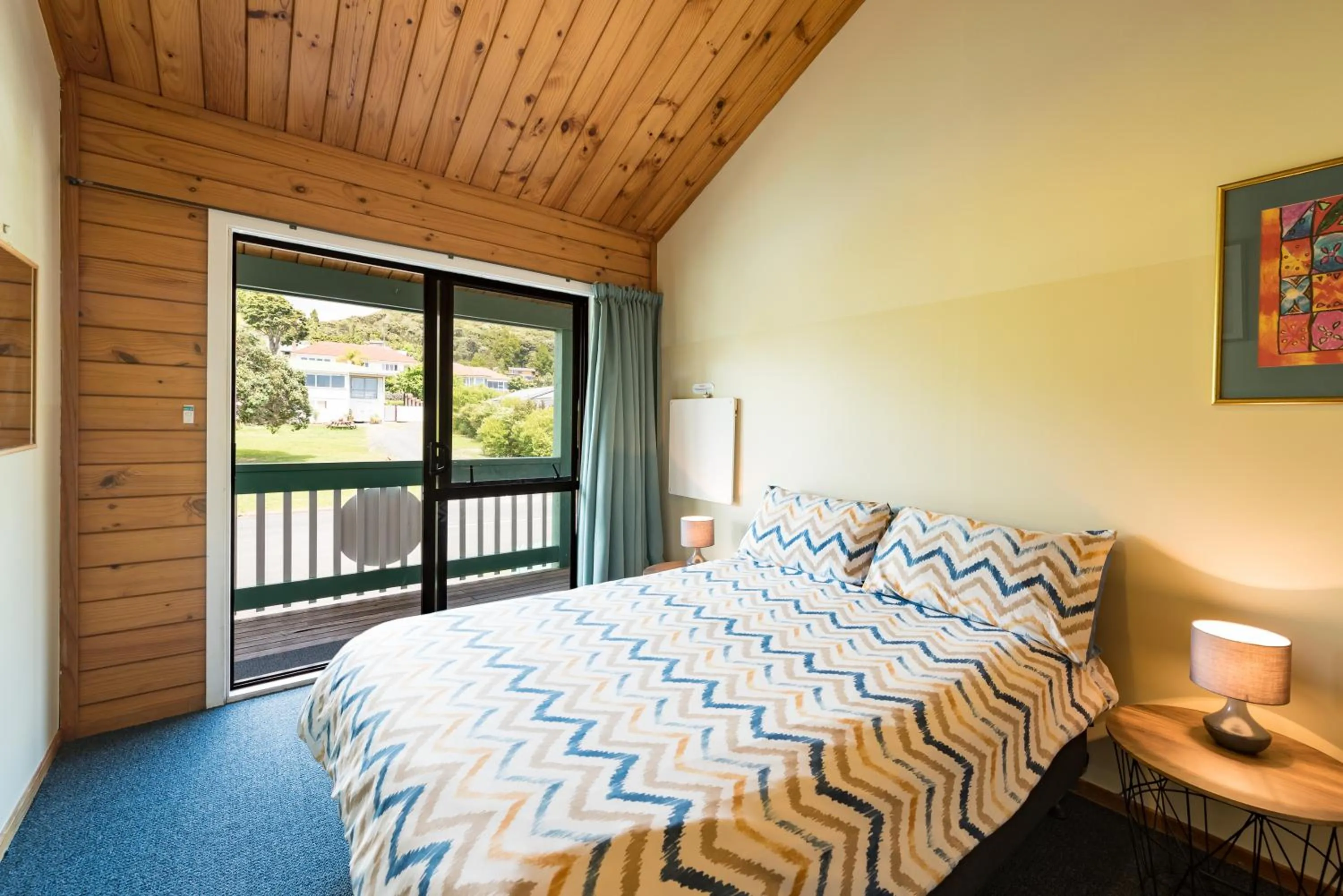 Bed in Bay of Islands Lodge