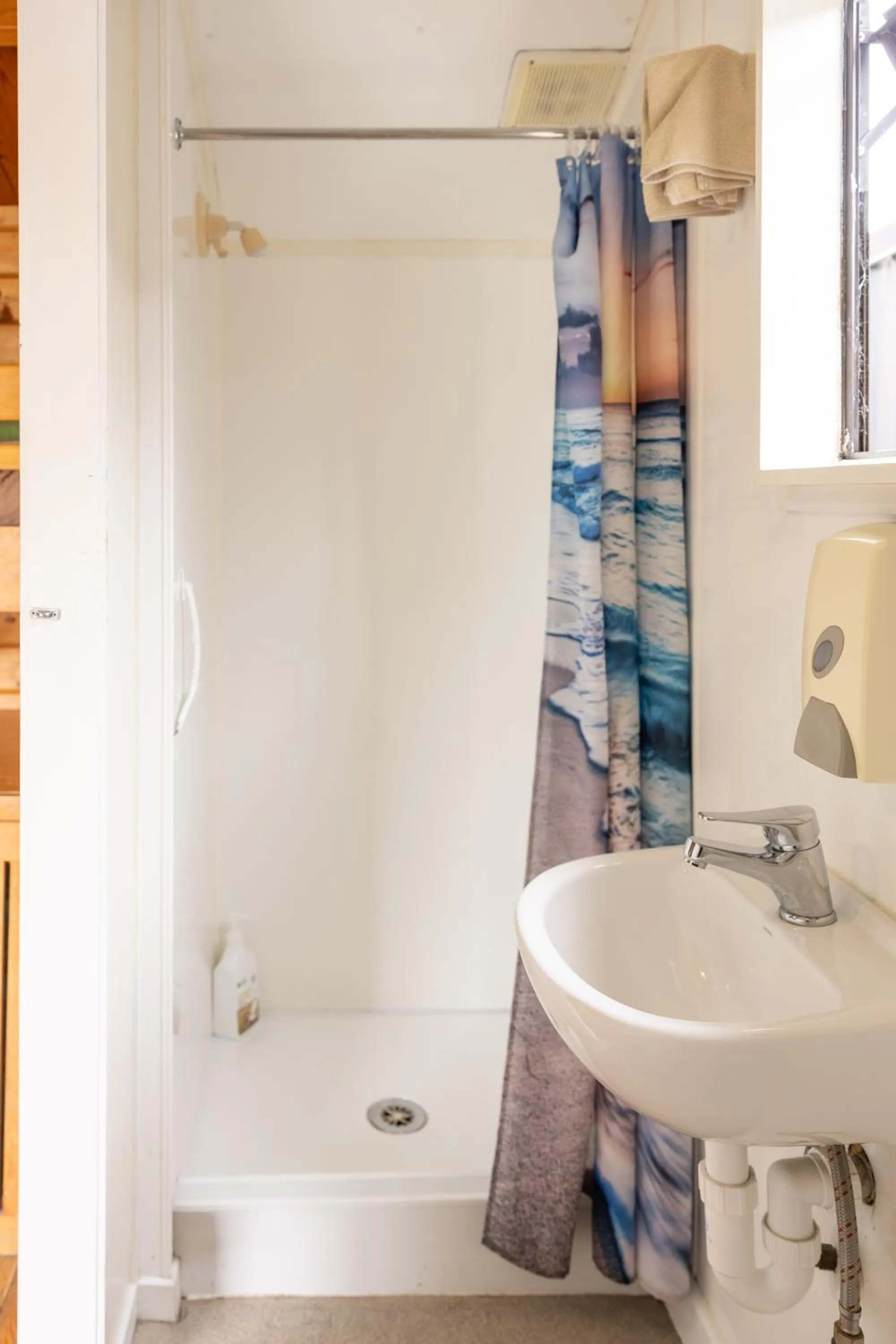 Shower in Bay of Islands Lodge