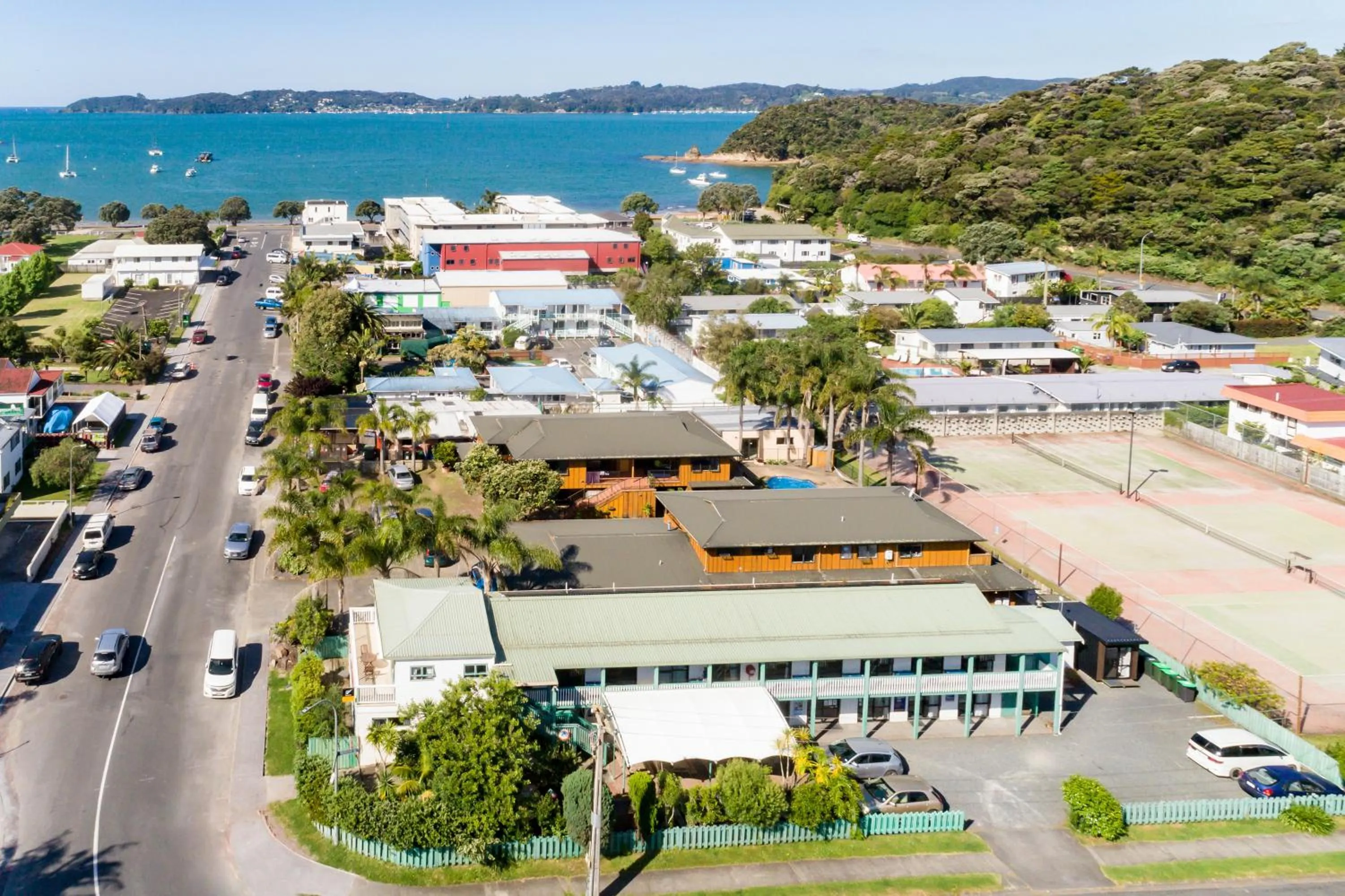 Property building in Bay of Islands Lodge