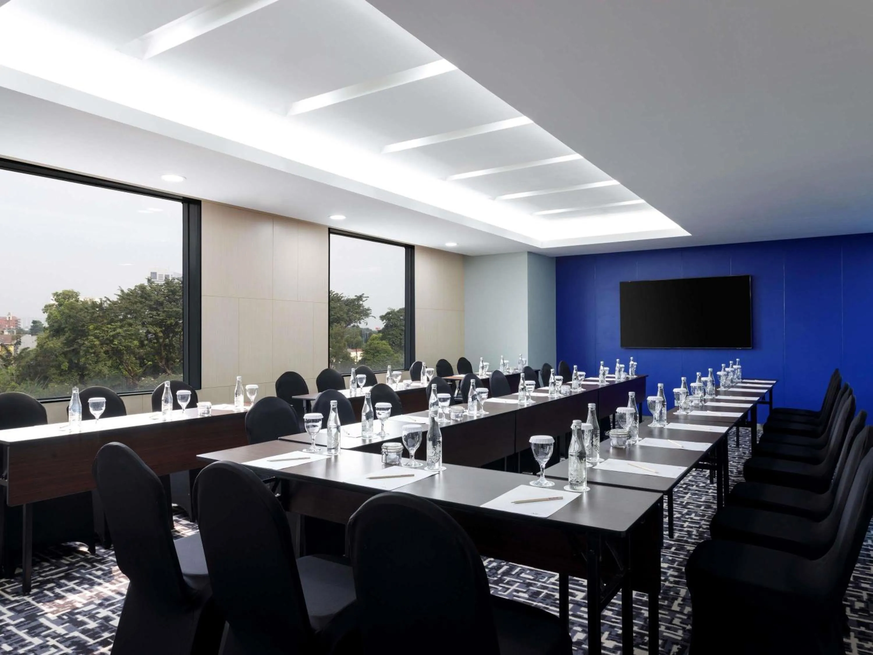 Meeting/conference room in Mercure Jakarta Simatupang