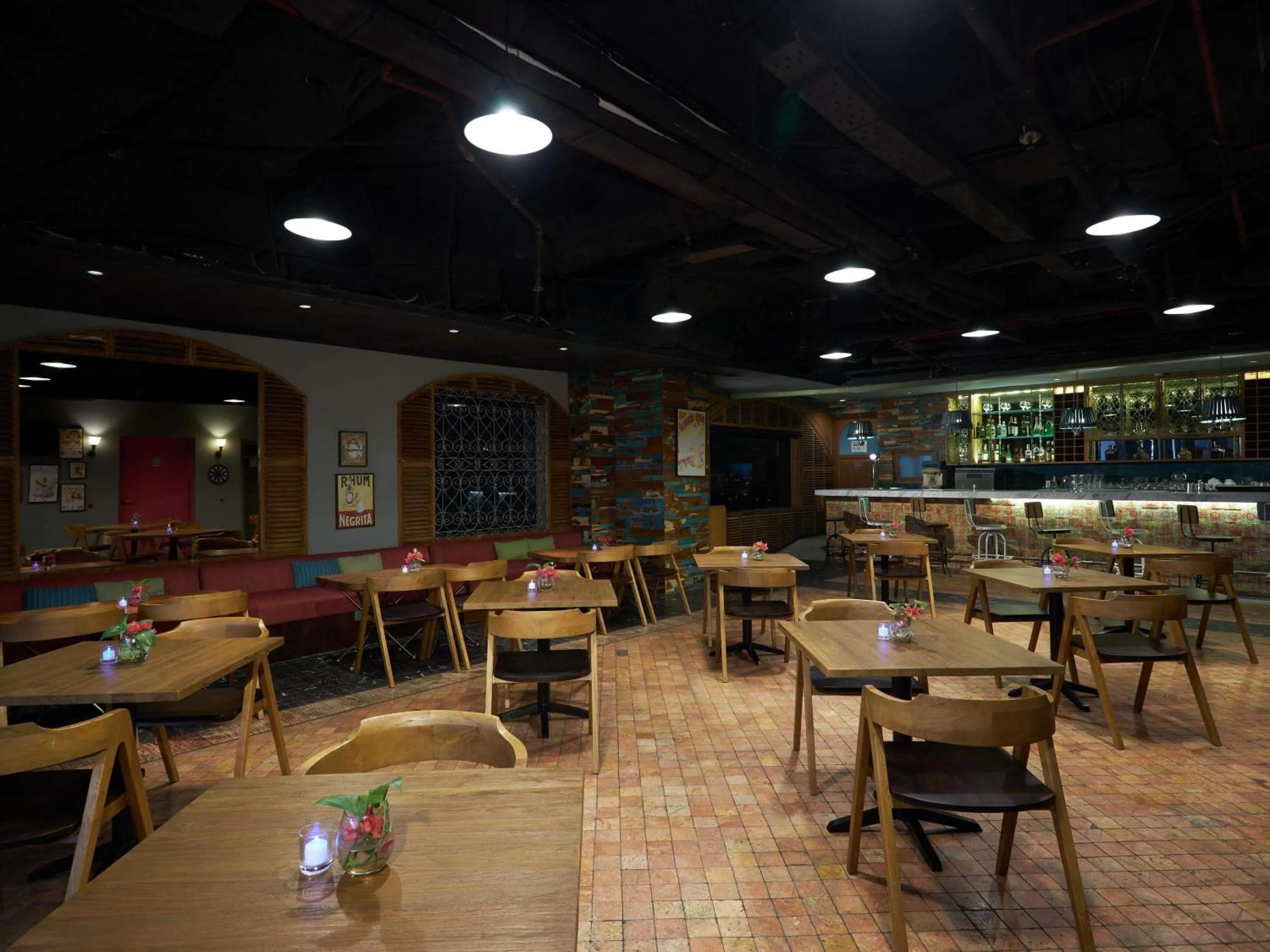 Lounge or bar in Mercure Jakarta Simatupang