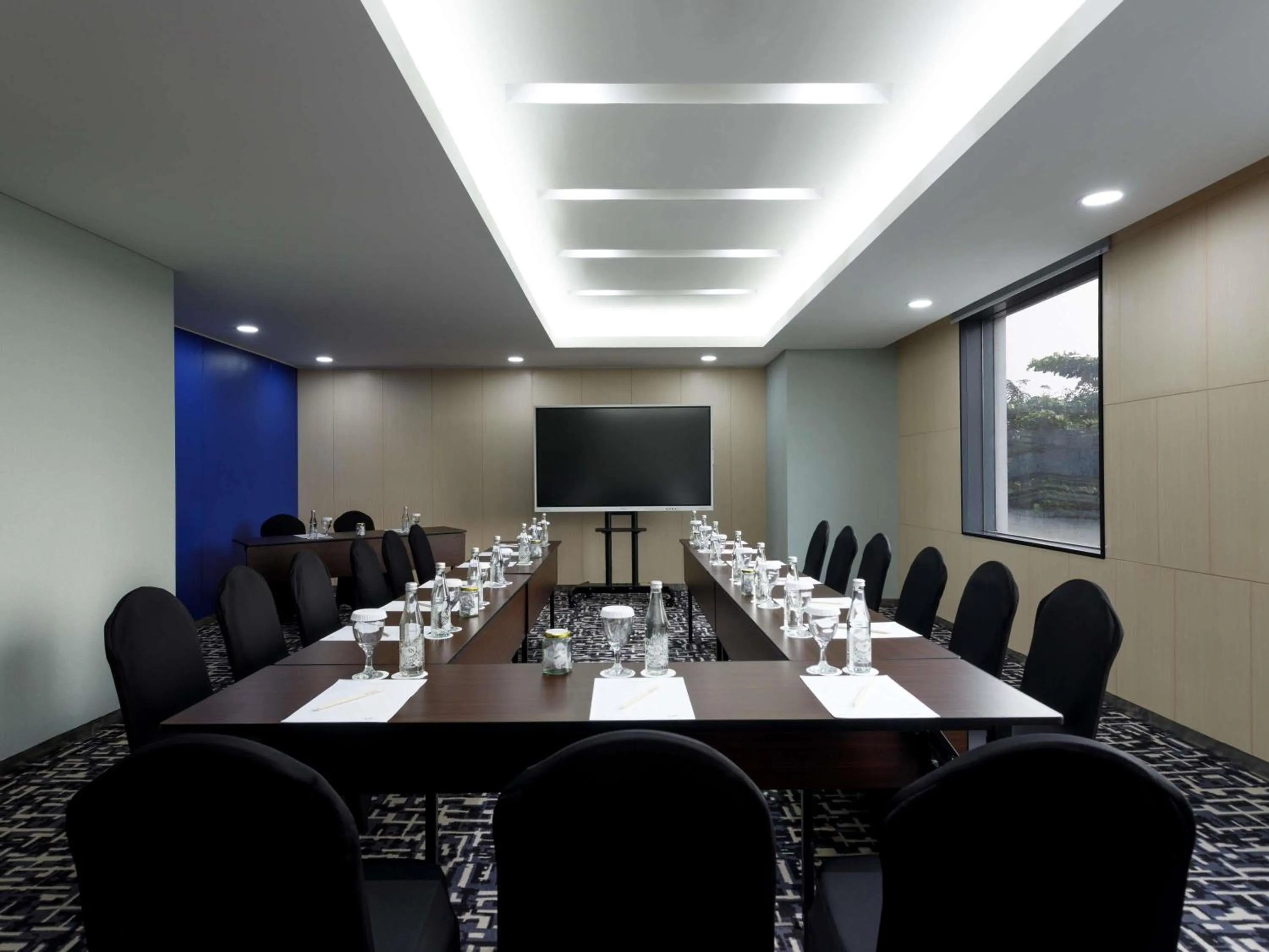Meeting/conference room in Mercure Jakarta Simatupang