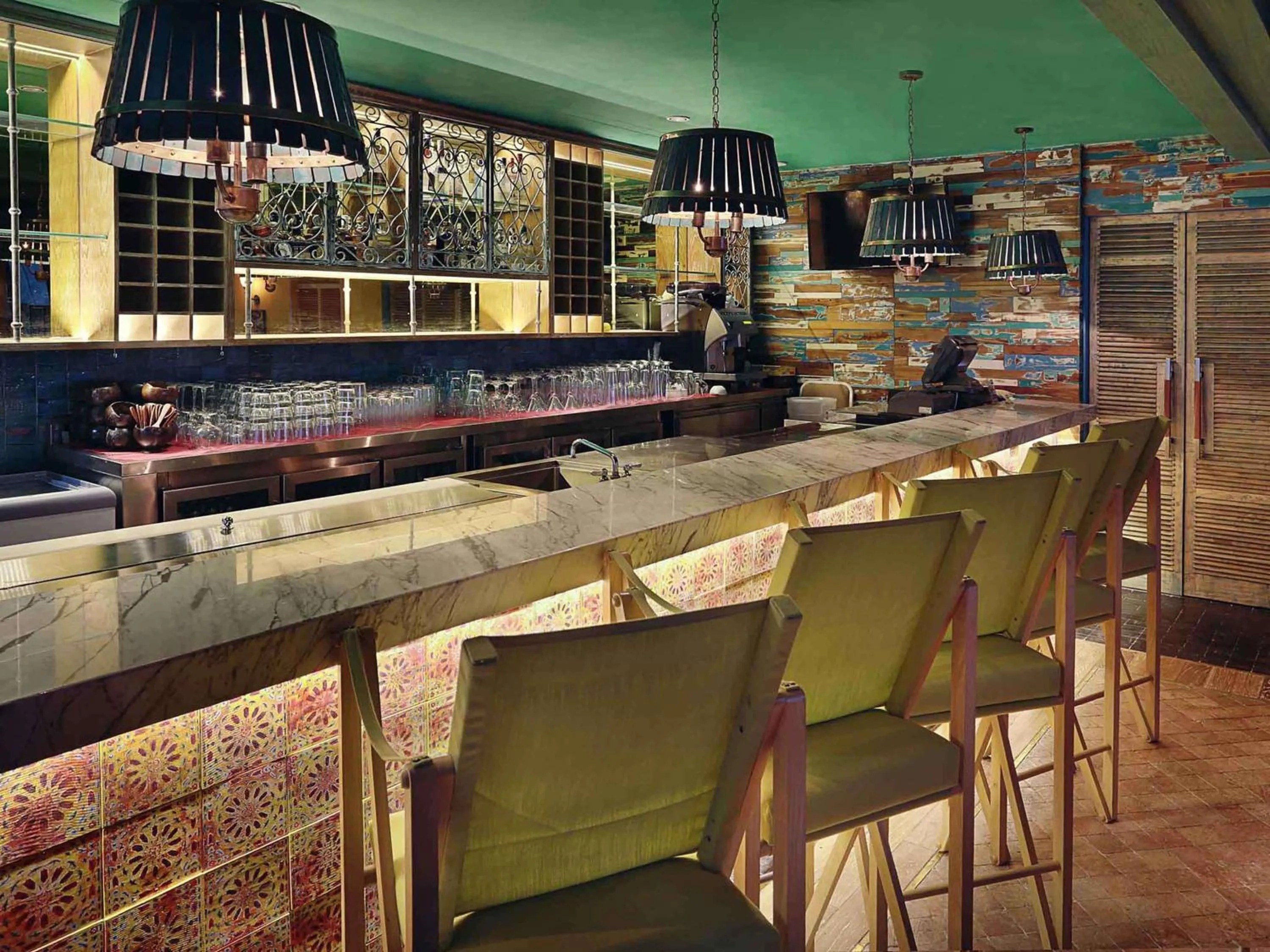 Lounge or bar in Mercure Jakarta Simatupang