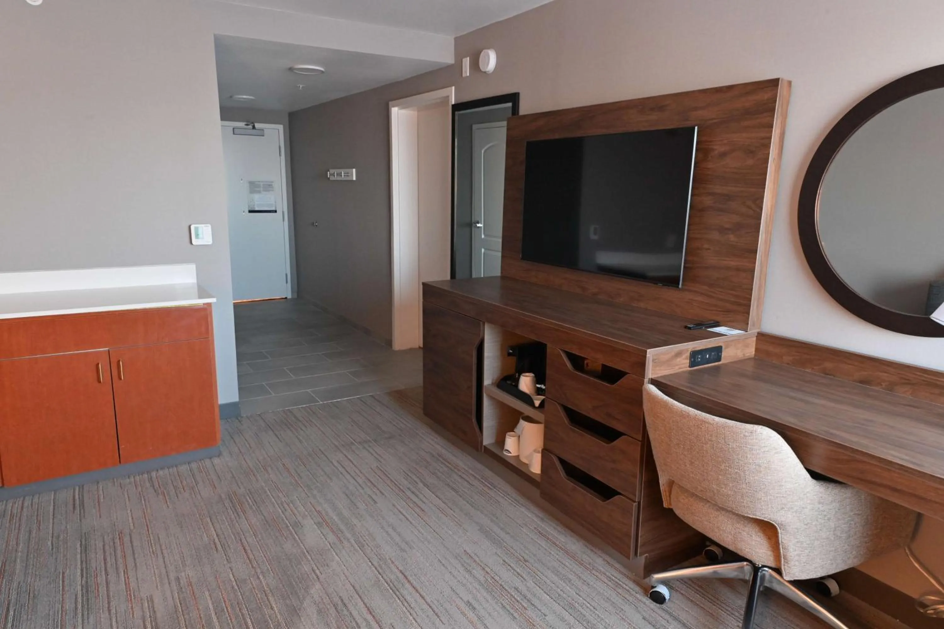 Bedroom in Hampton Inn Milpitas