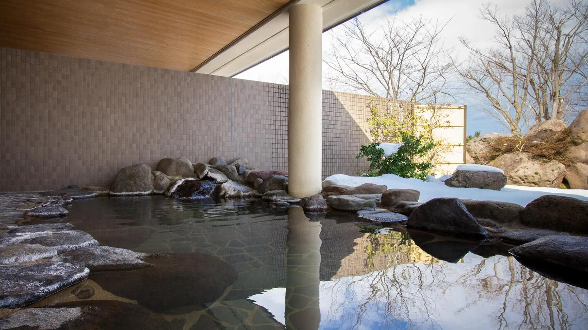 Hot Spring Bath in Satoyama Auberge & Hot Spring Wellness Spa Sakuragaike Kurgarden