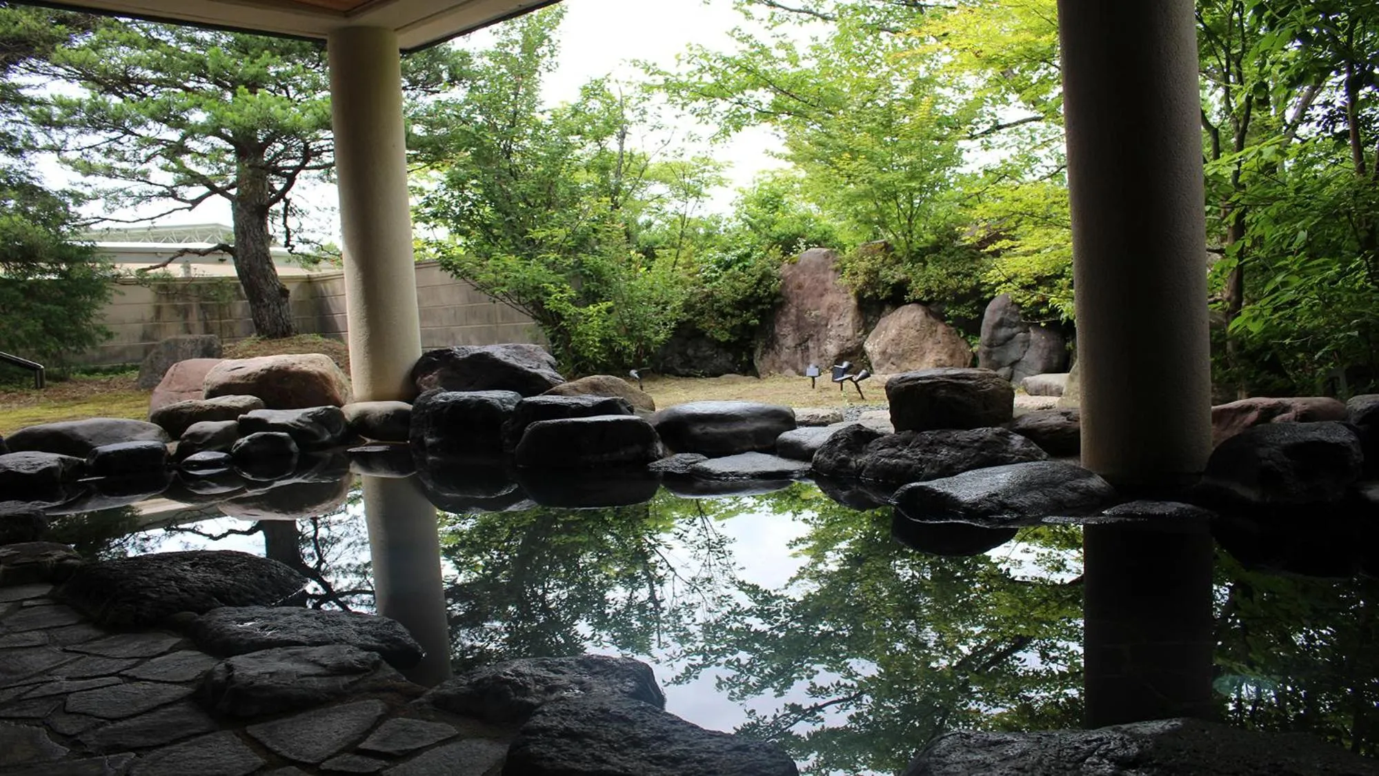 Hot Spring Bath in Satoyama Auberge & Hot Spring Wellness Spa Sakuragaike Kurgarden