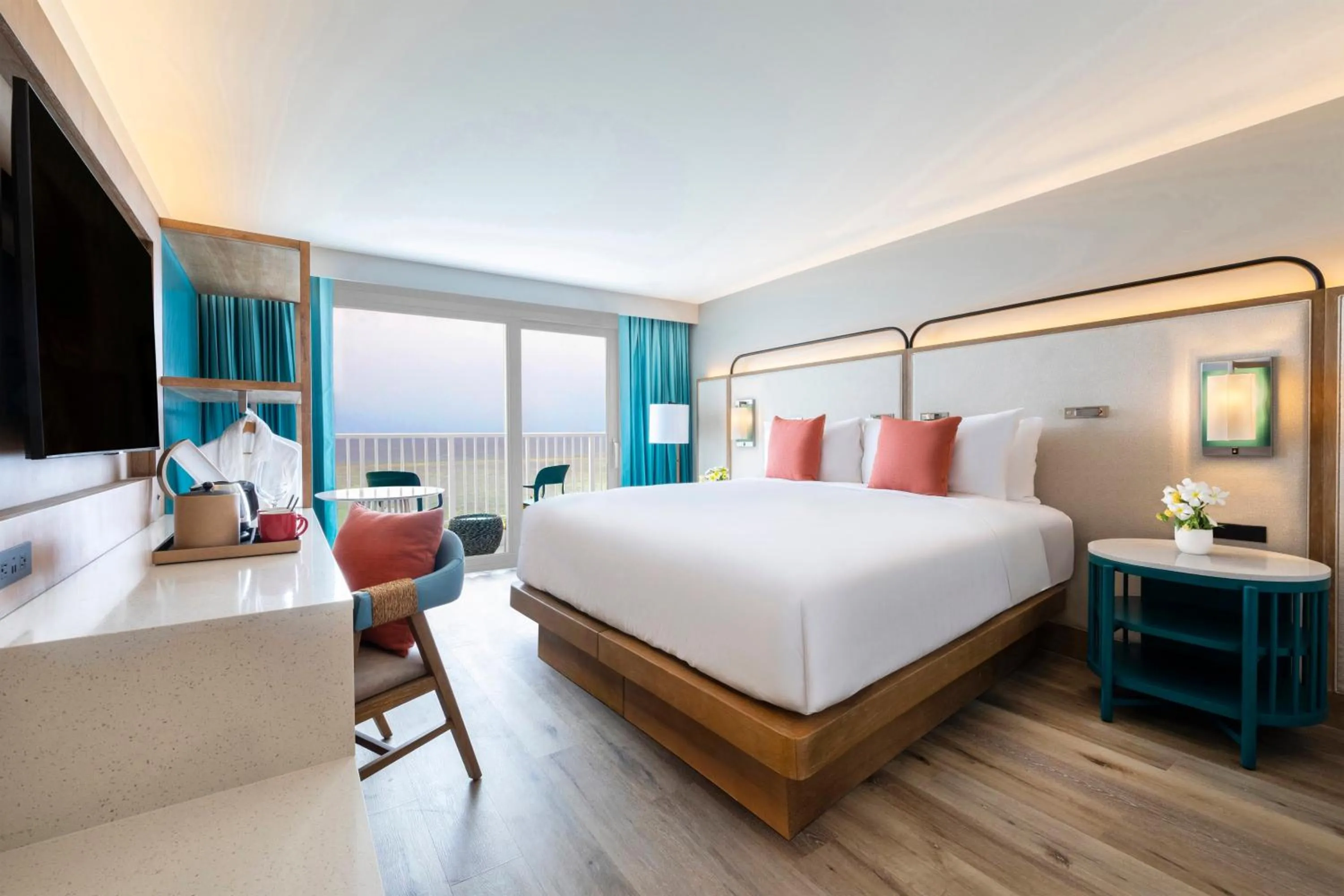 Photo of the whole room, Bed in Crowne Plaza Resort Guam