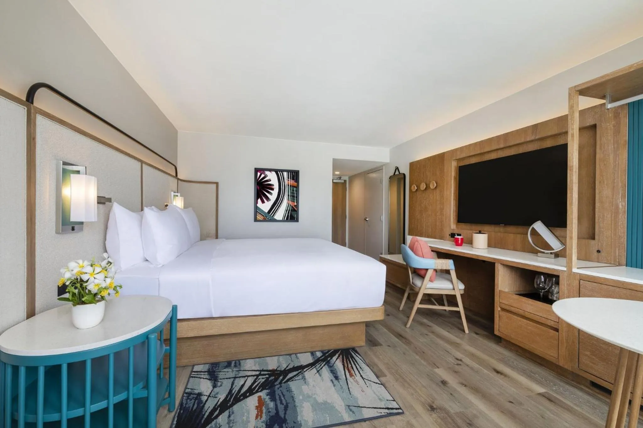 Photo of the whole room, Bed in Crowne Plaza Resort Guam