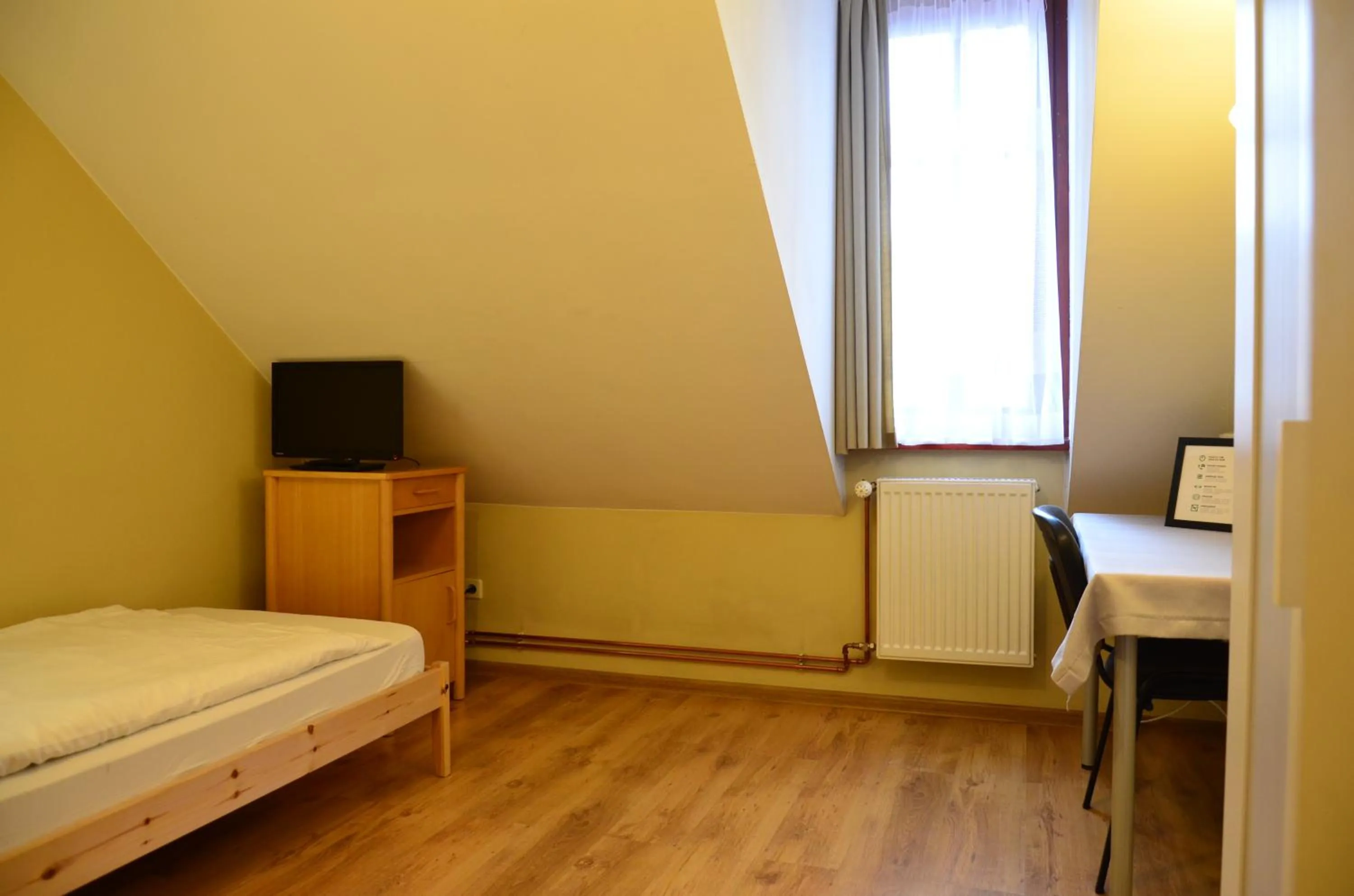 Bed in WenderEDU Business Center