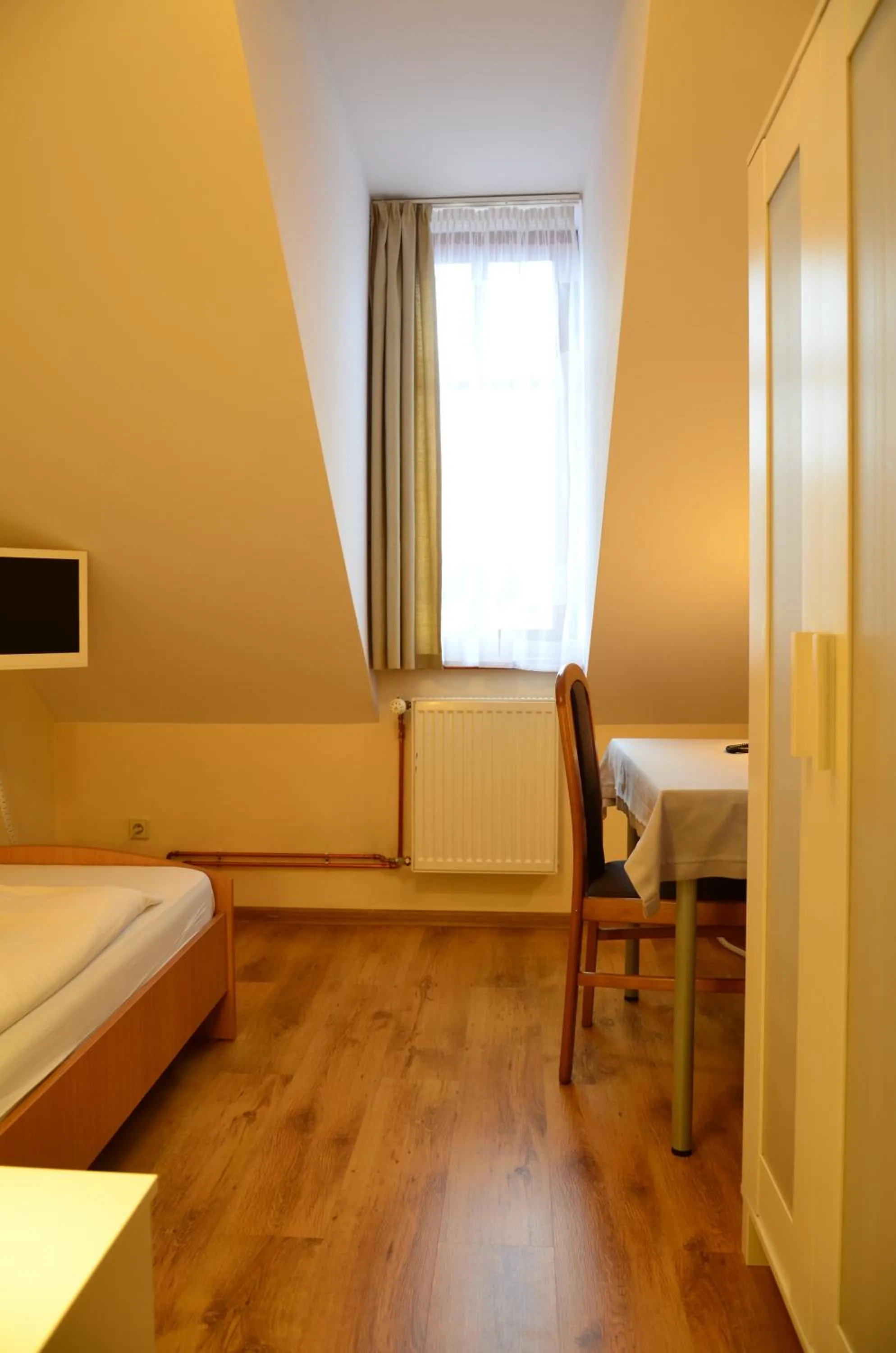 Bed in WenderEDU Business Center