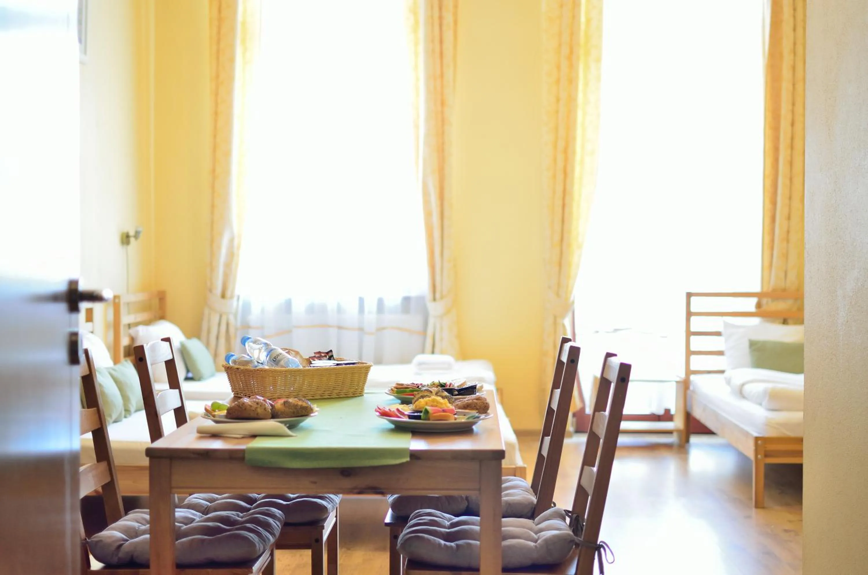 Breakfast in WenderEDU Business Center