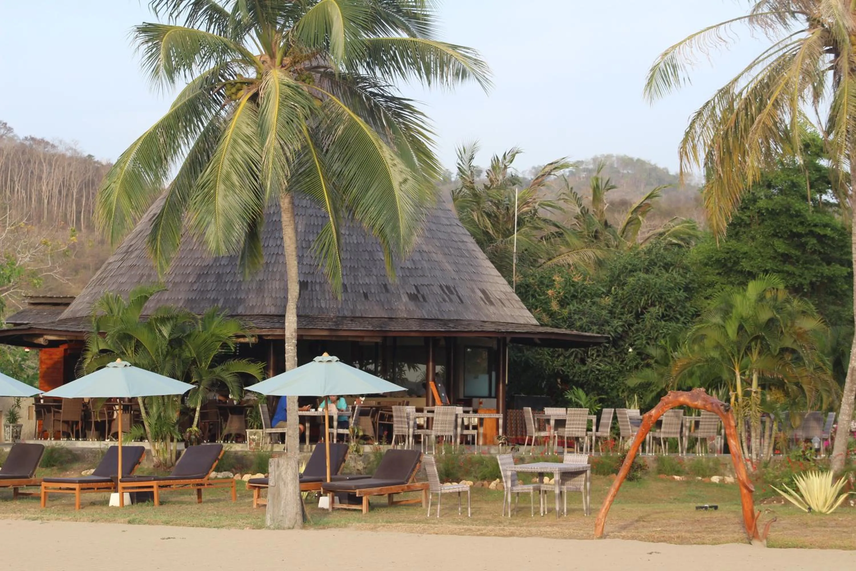 Luwansa Beach Hotel