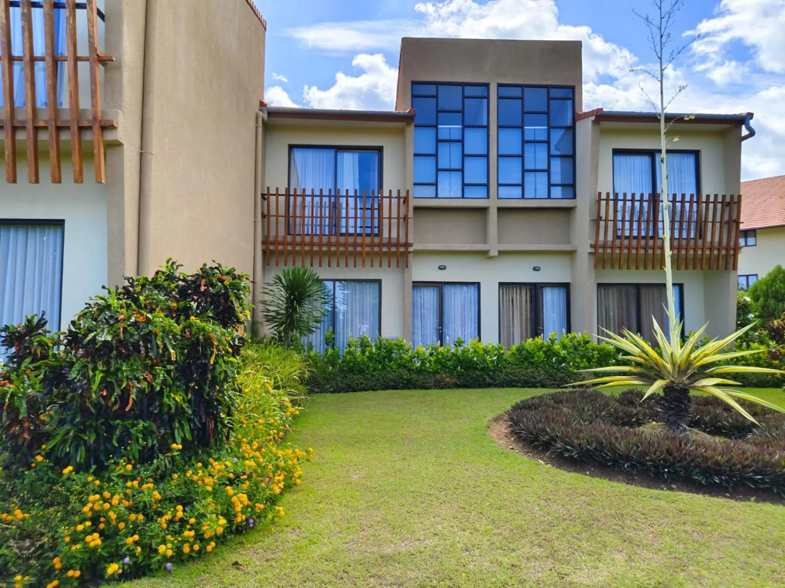 Garden view in Luwansa Beach Hotel