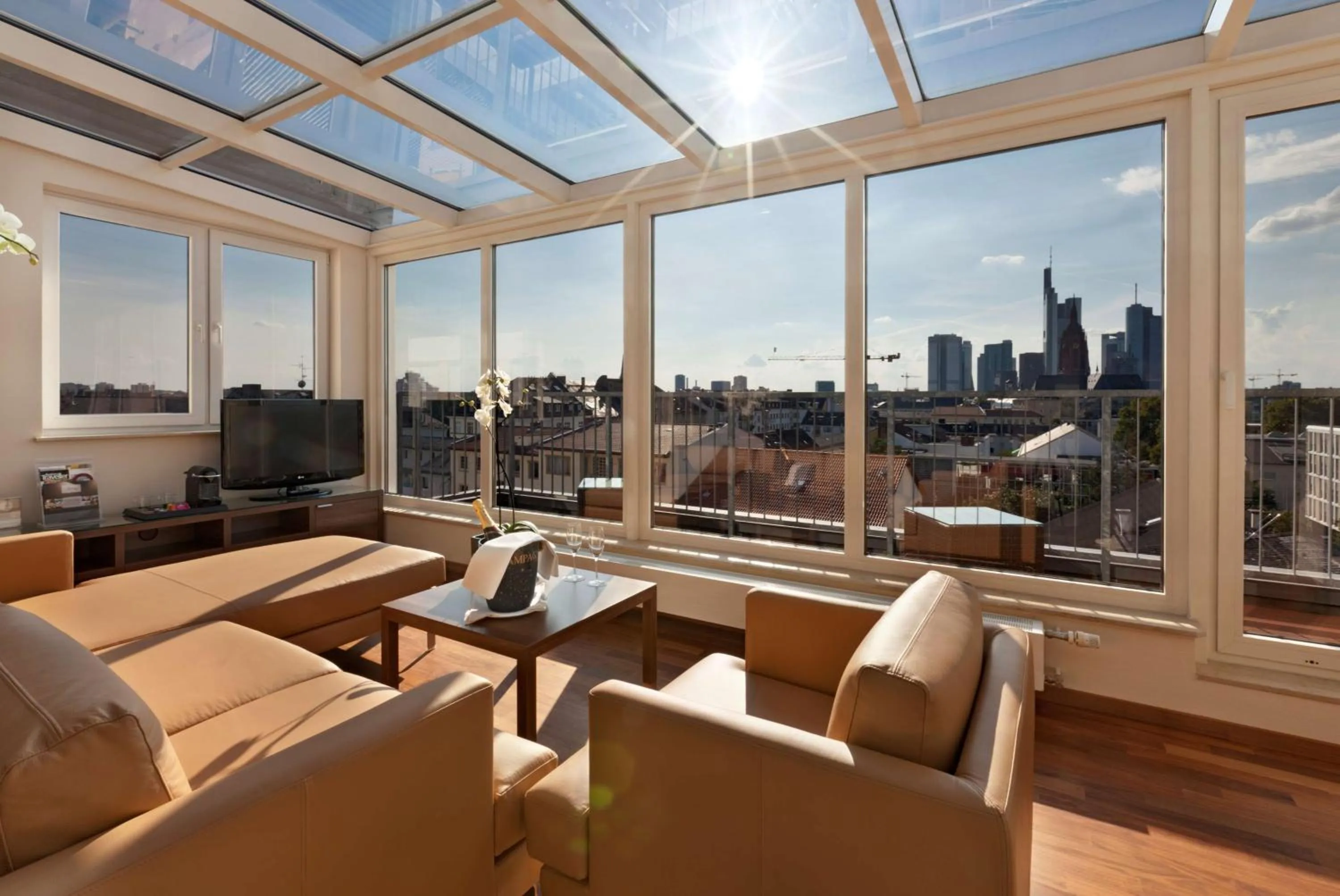 Living room in Flemings Hotel Frankfurt Main-Riverside