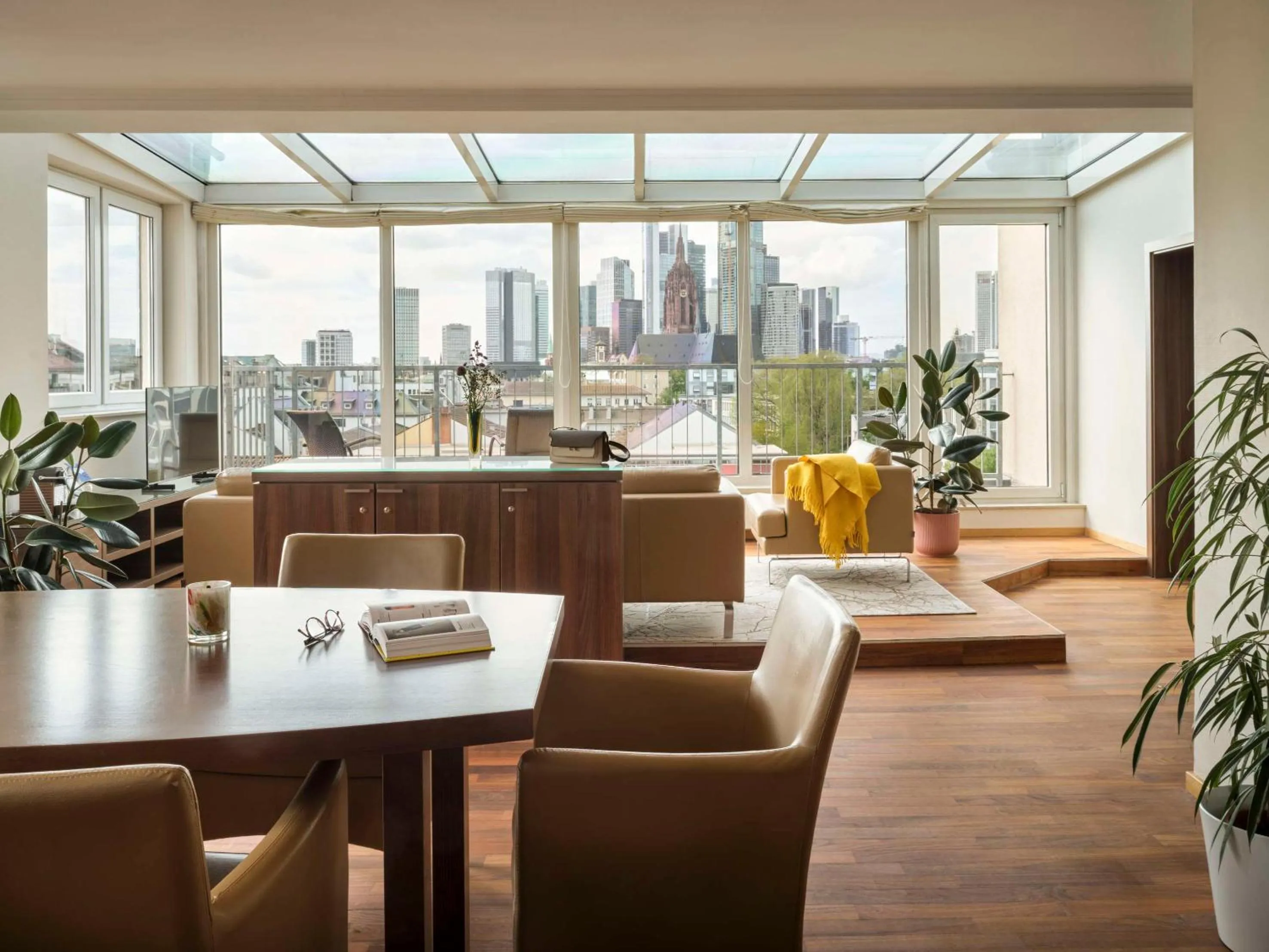 Photo of the whole room in Flemings Hotel Frankfurt Main-Riverside