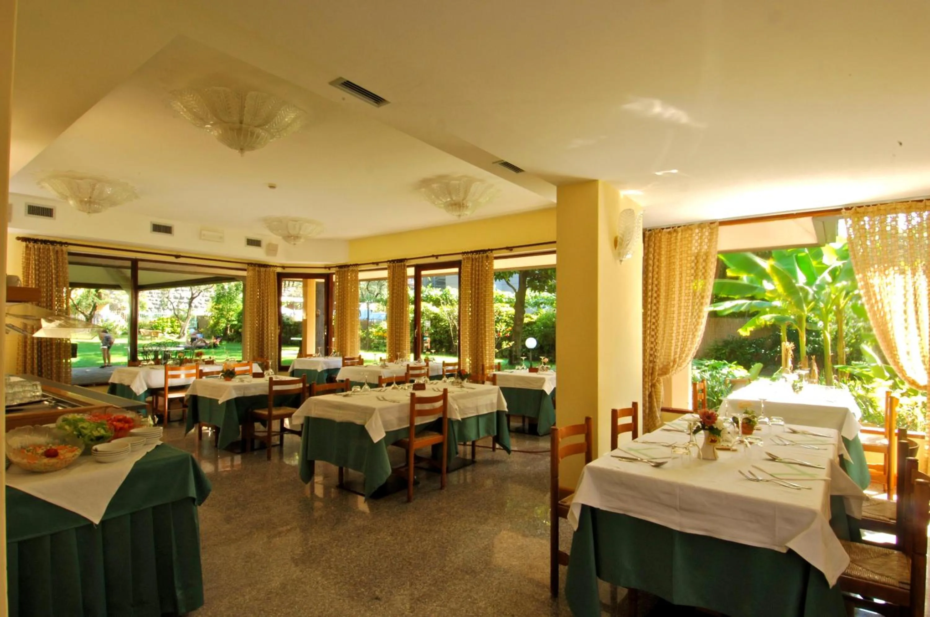 Restaurant/places to eat in Hotel Elisabetta