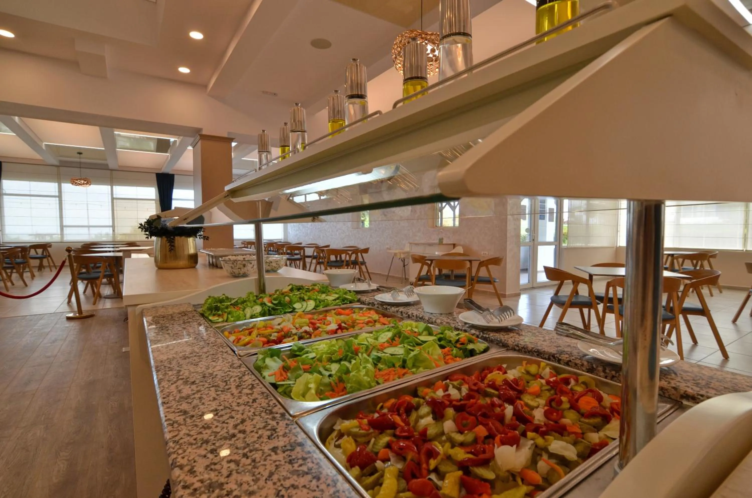 Restaurant/places to eat in Hotel Opal