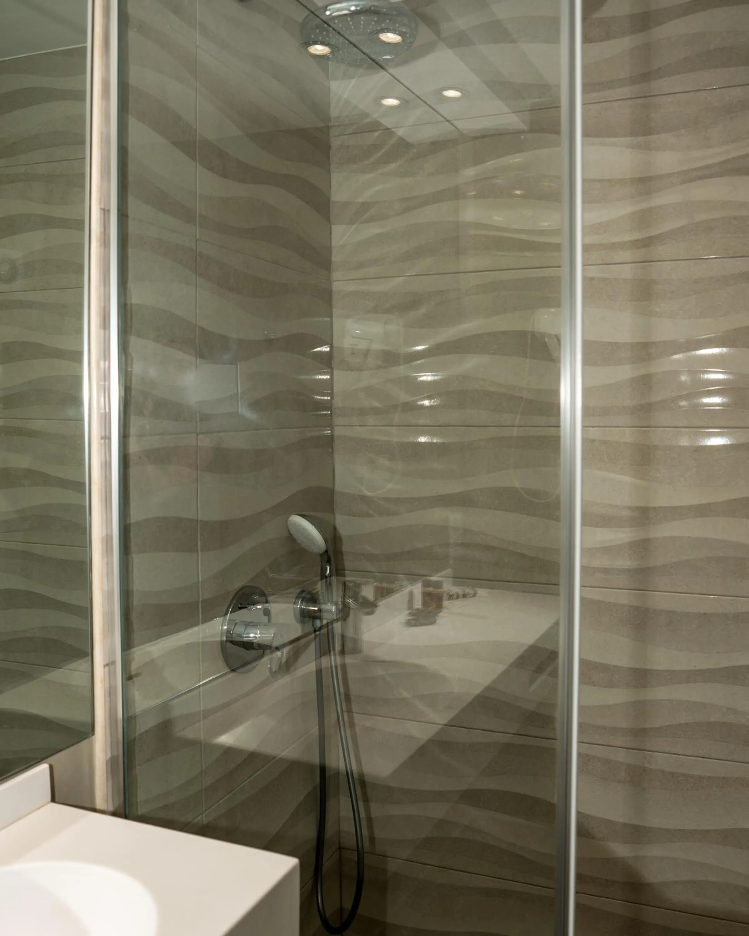 Bathroom in Hotel Opal