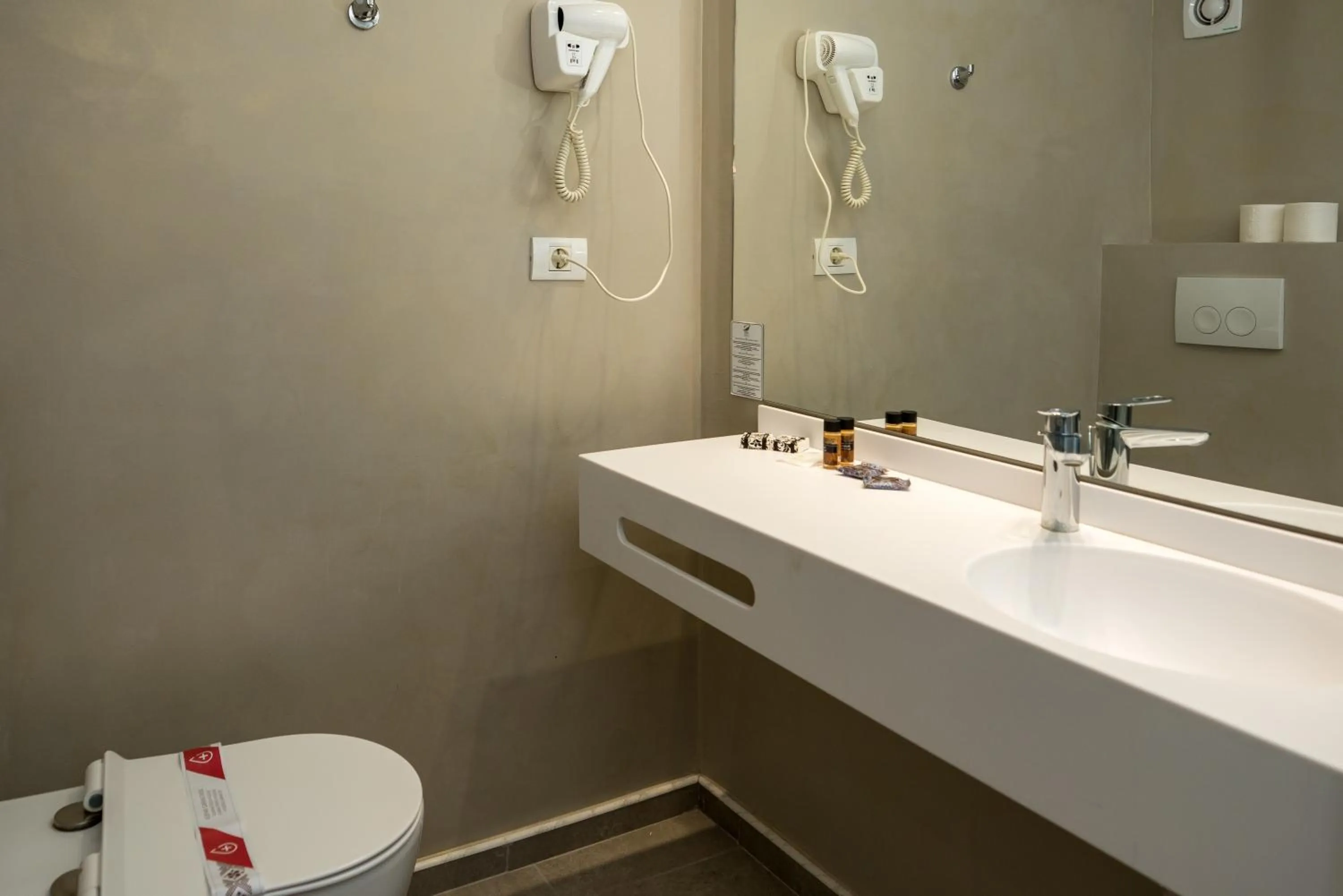 Bathroom in Hotel Opal